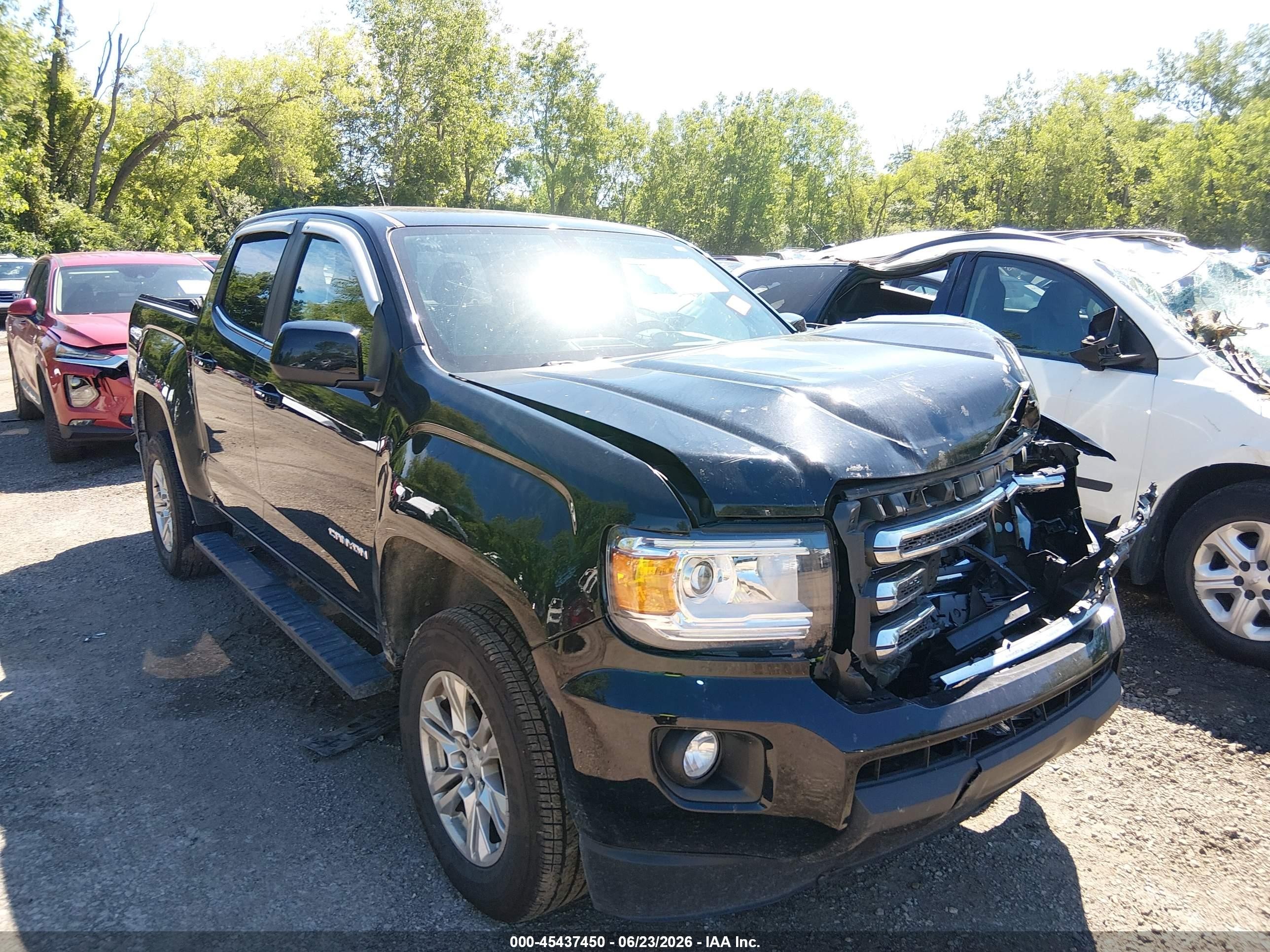 2019 GMC Canyon 4WD SLE, VIN 1GTG6CEN4K1112235 — Front end