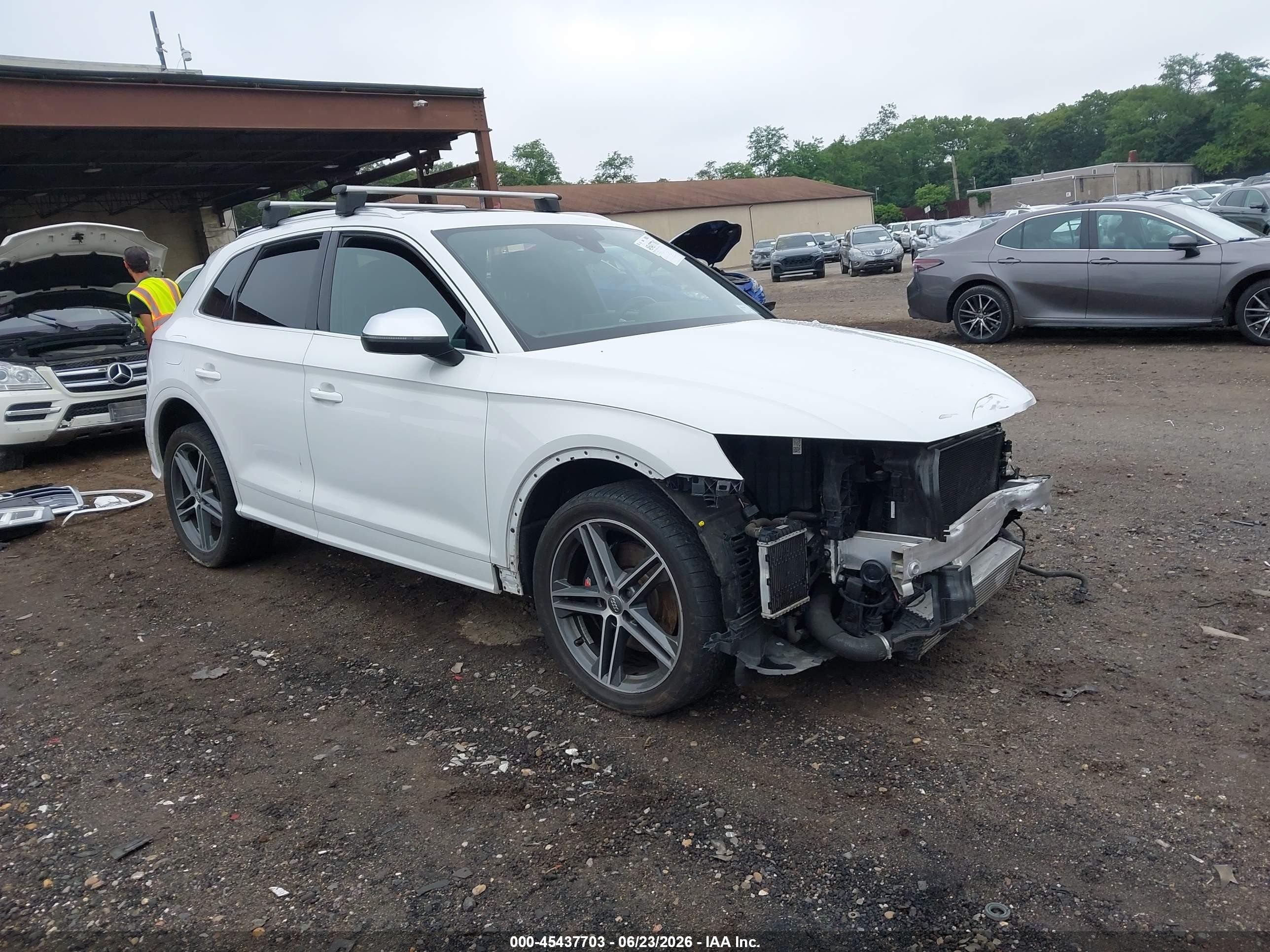 2020 Audi SQ5 Premium, VIN WA1A4AFY6L2015746 — Перед