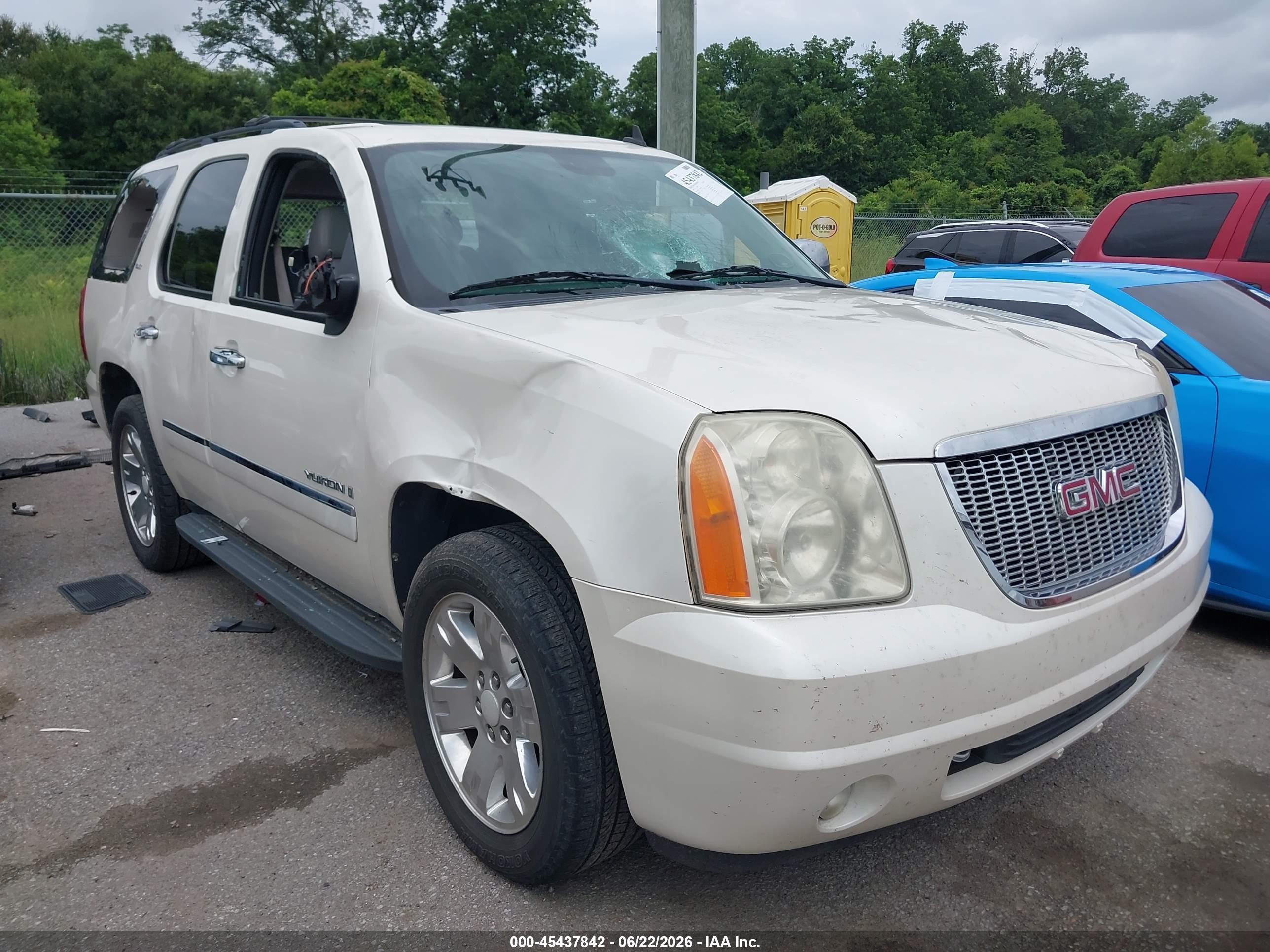 2009 GMC Yukon SLT 4SB, VIN 1GKEC33379R204408 — All over
