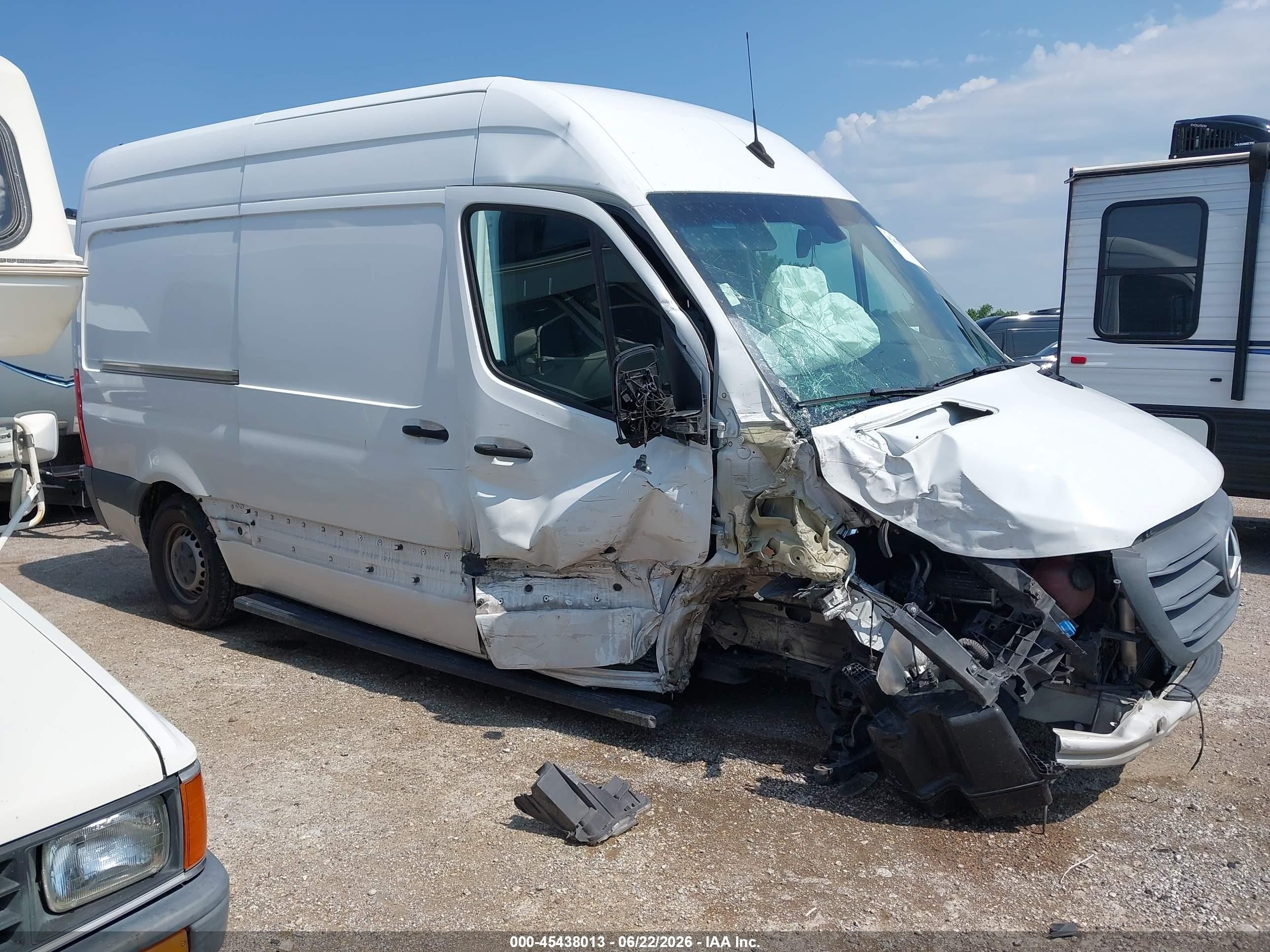 2021 Mercedes-Benz Sprinter Cargo, VIN W1Y4EBHY4MT073560 — Side