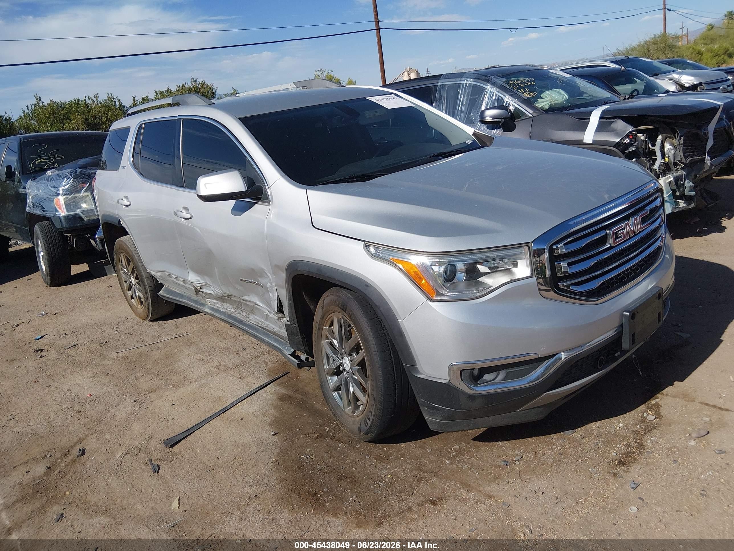 2017 GMC Acadia SLT, VIN 1GKKNMLS2HZ265934 — Side