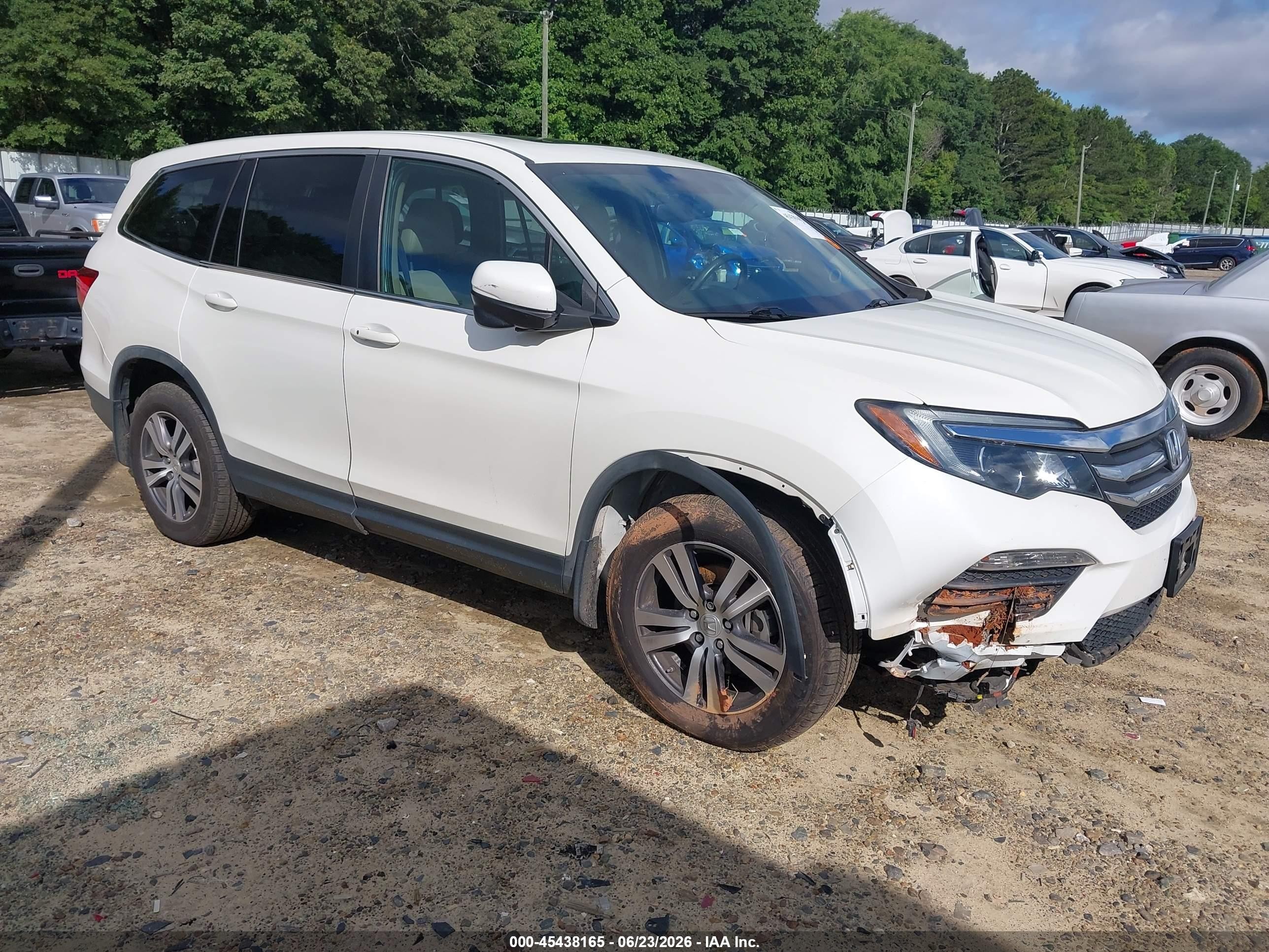 2017 Honda Pilot EX-L, VIN 5FNYF6H53HB091993 — Side