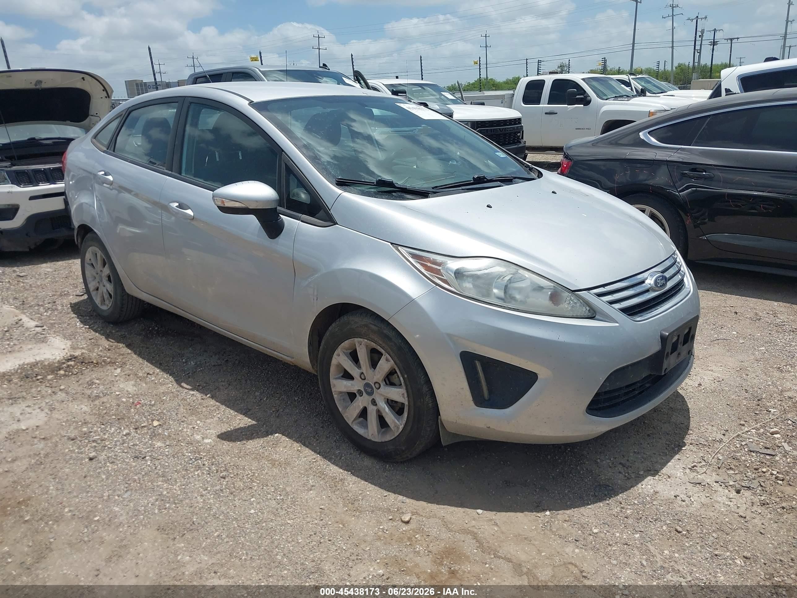 2013 Ford Fiesta SE, VIN 3FADP4BJ7DM220156 — All over