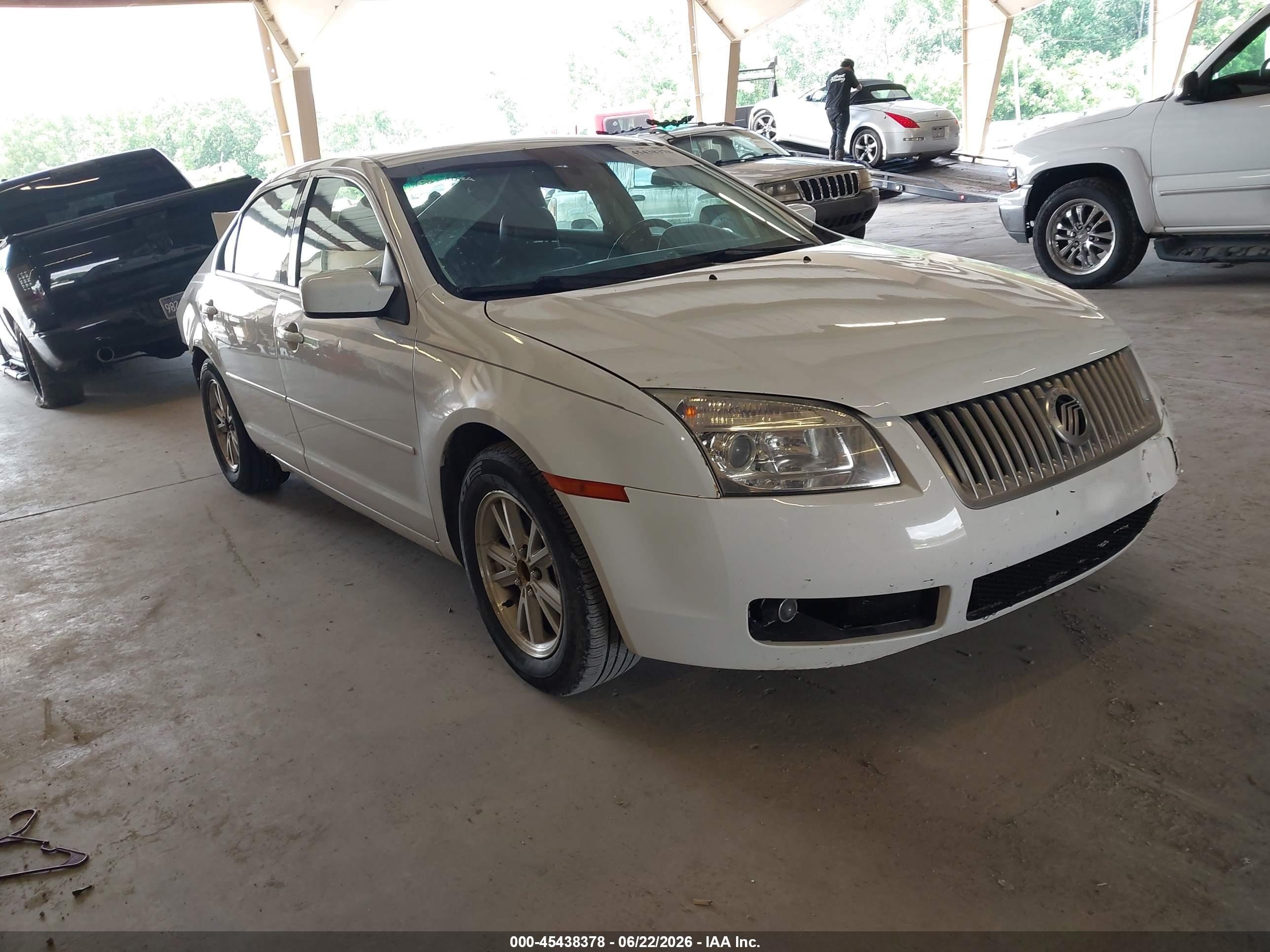 2006 Mercury Milan Premier, VIN 3MEHM08186R601488 — Rear end