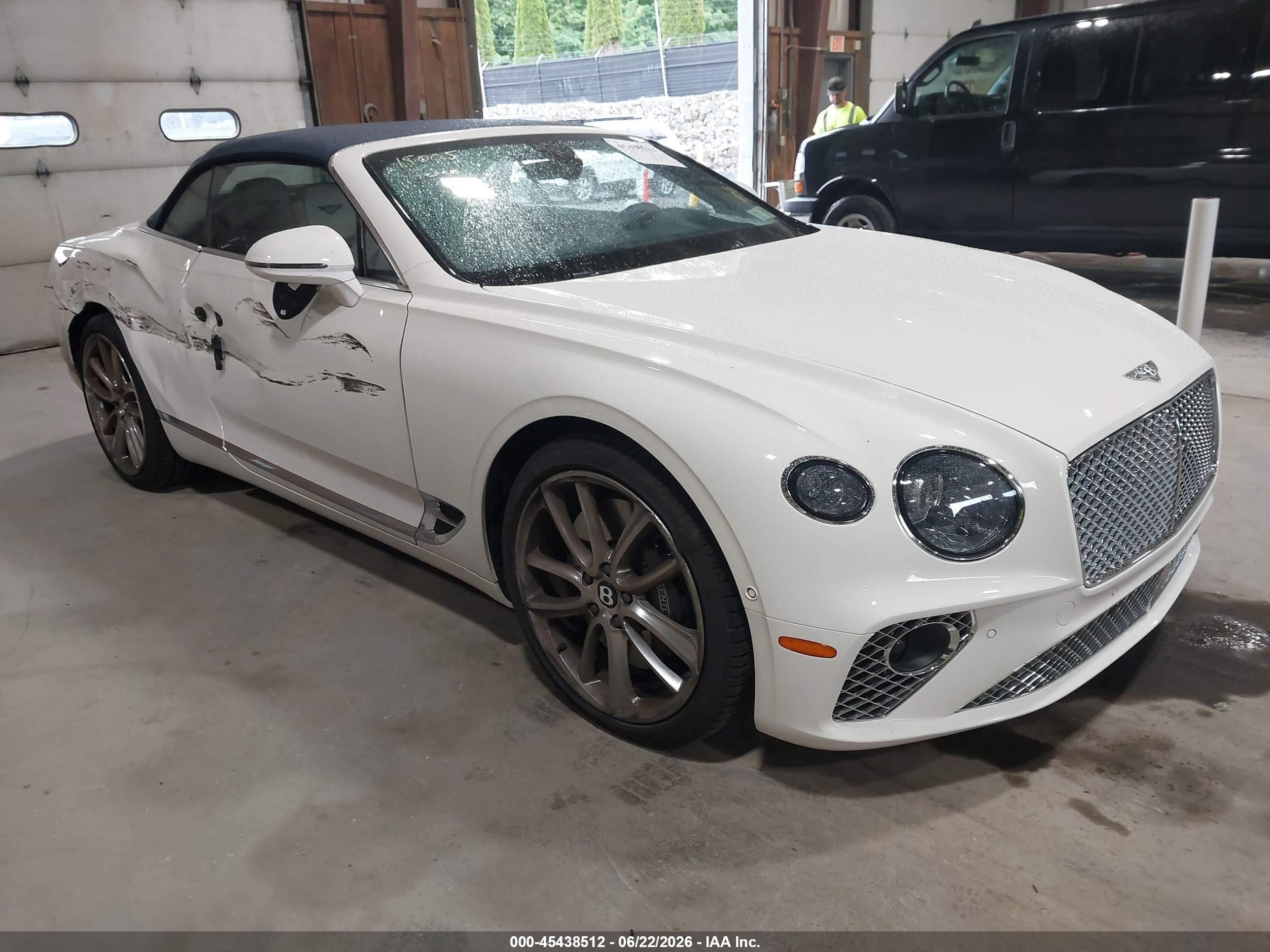 2022 Bentley Continental GT GT V8, VIN SCBDG4ZG9NC004464 — Side