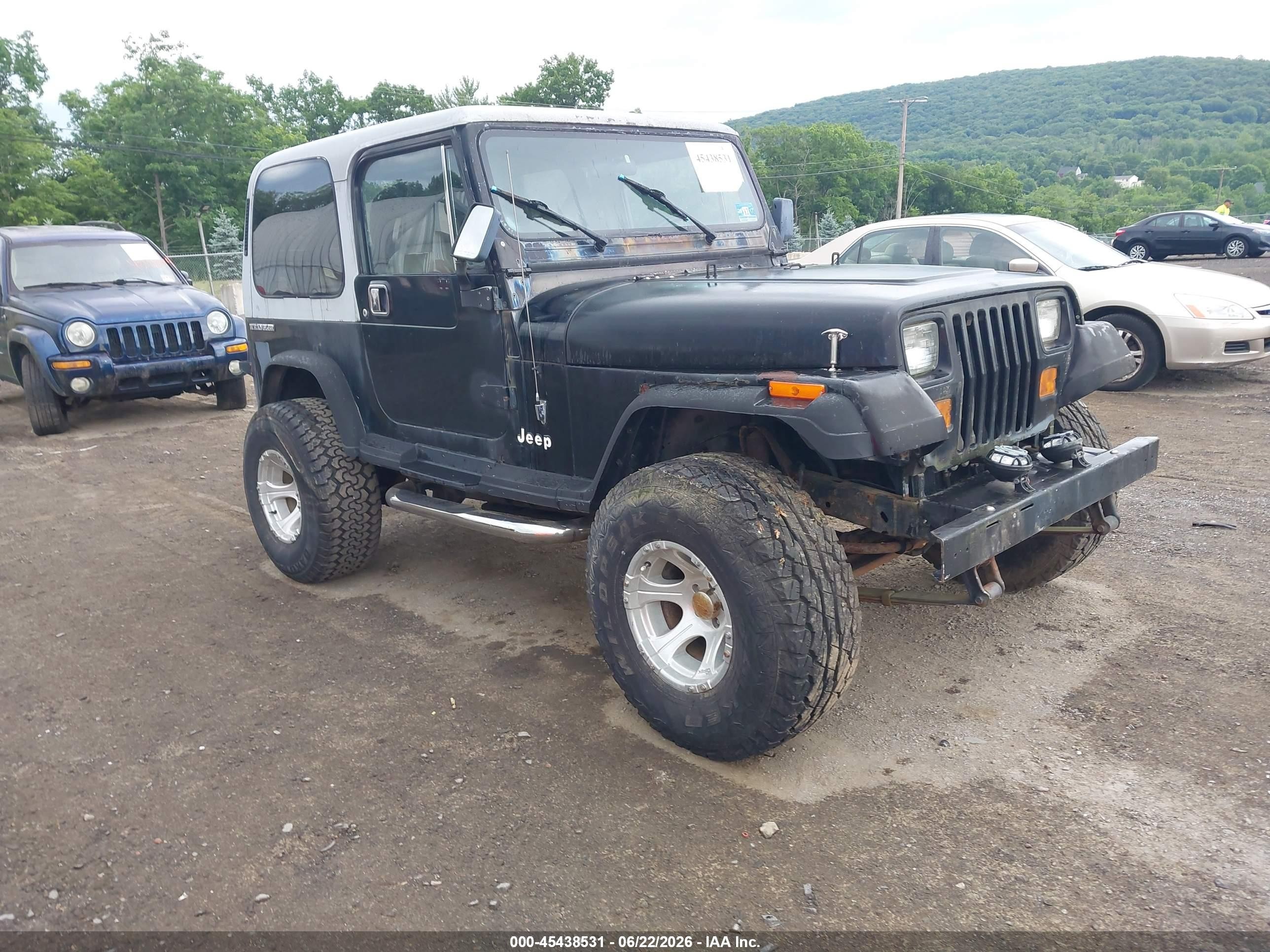 1988 Jeep Wrangler, VIN 2BCCZ81J1JB535767 — Front end