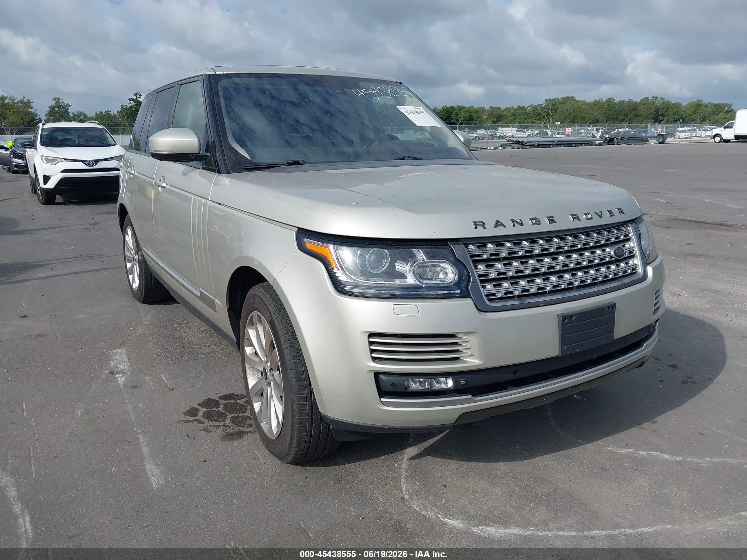 2014 Land Rover Range Rover HSE, VIN SALGS2VF5EA131338 — Normal wear