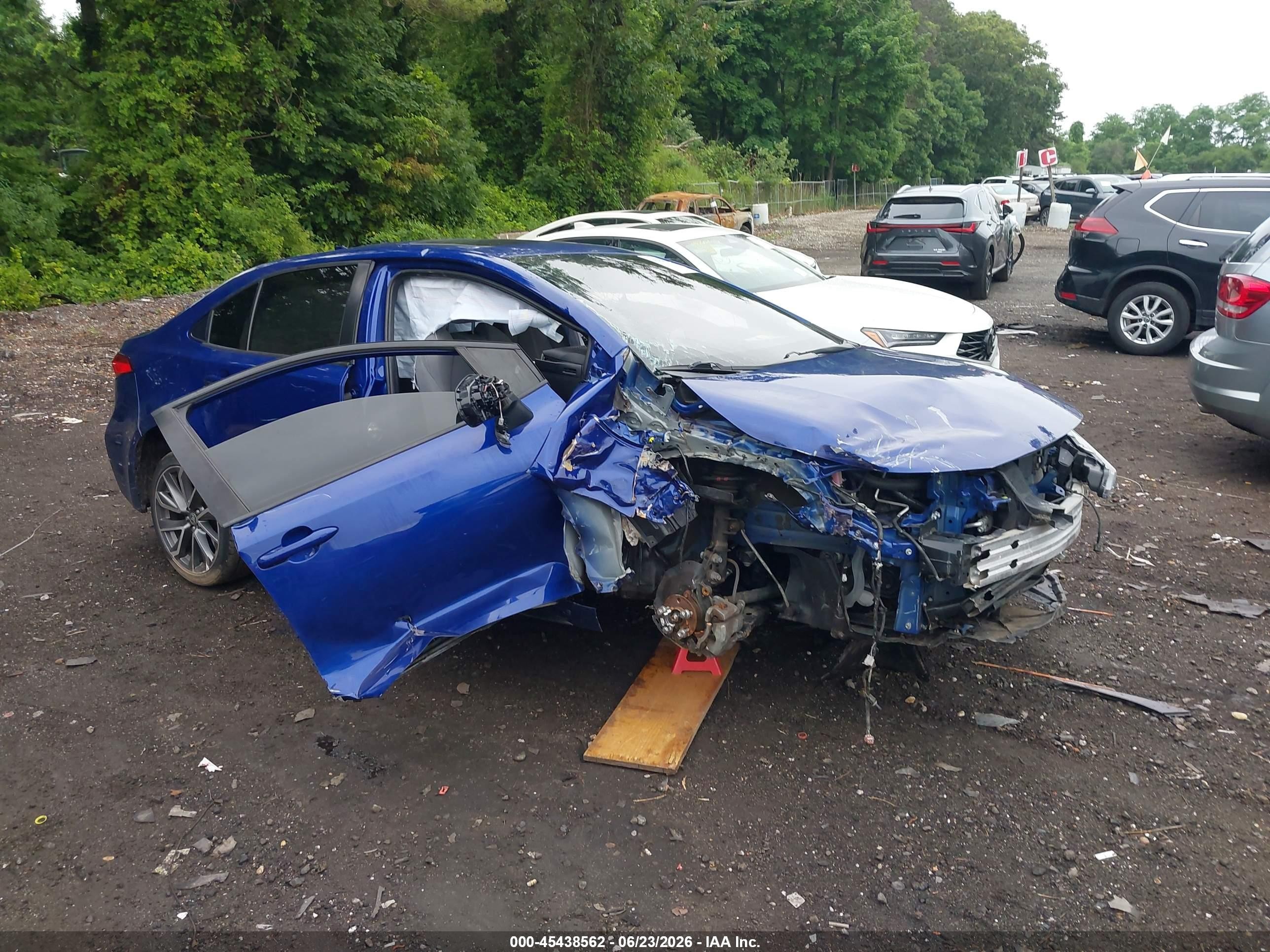 2021 Toyota Corolla SE, VIN JTDP4MCE8MJ070749 — Front end