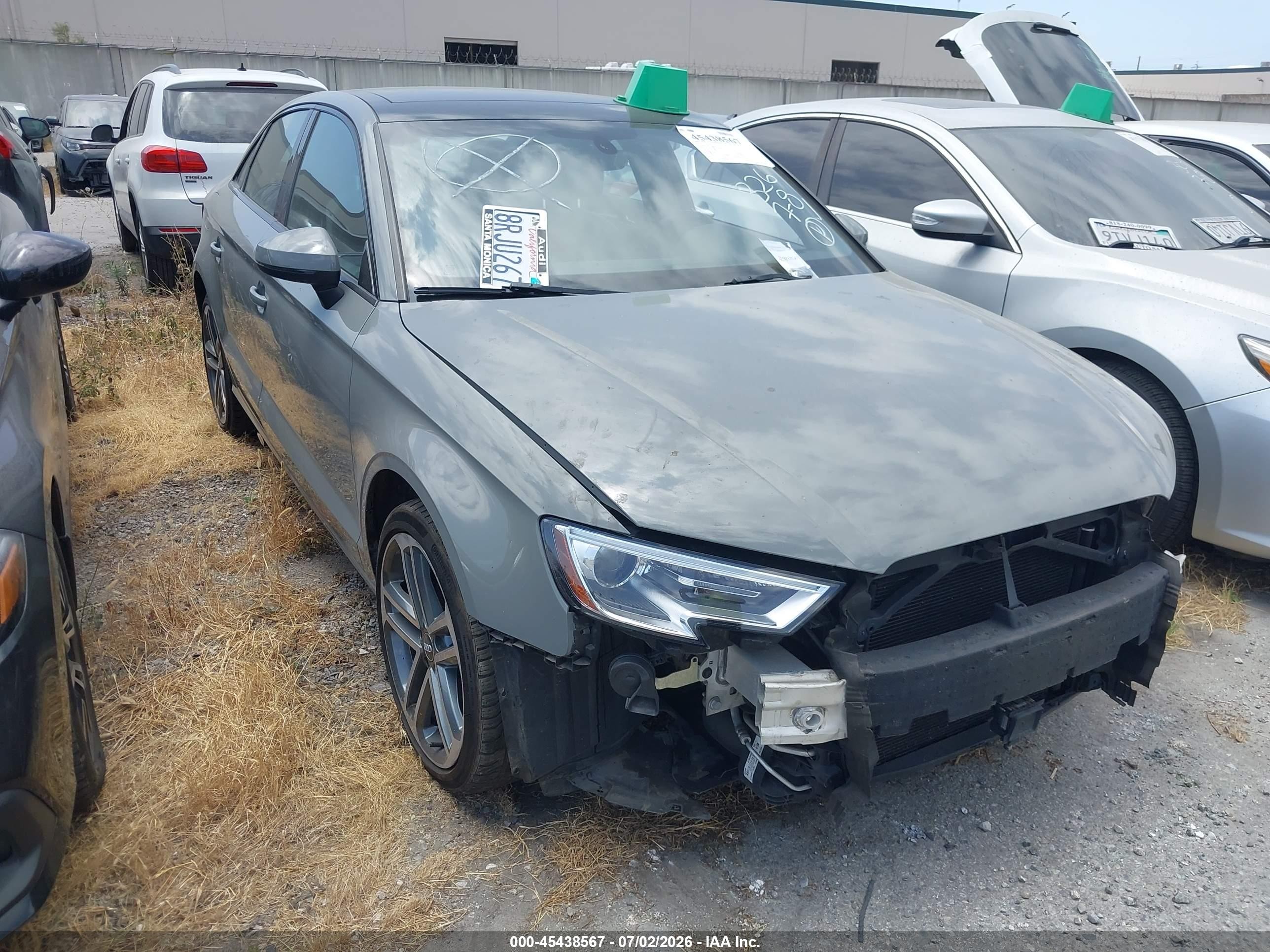 2020 Audi A3 Premium, VIN WAUAUGFF3LA050478 — Бок