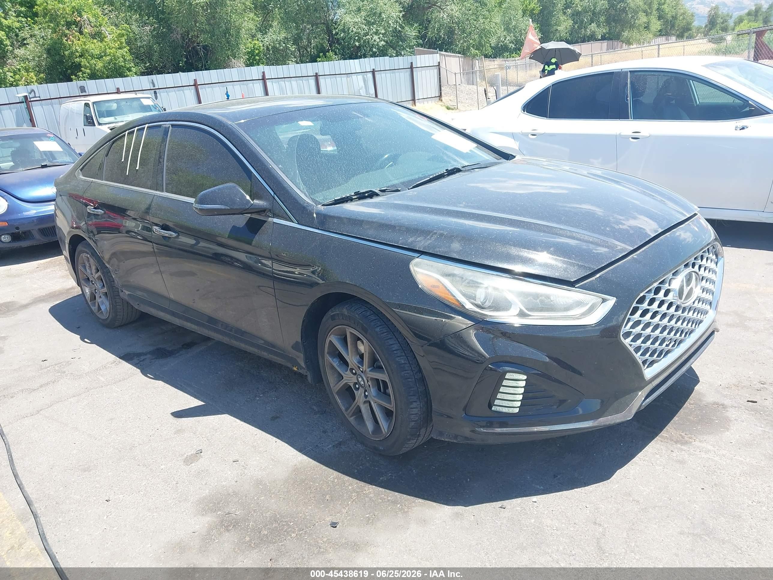 2018 Hyundai Sonata Limited, VIN 5NPE34AB5JH610839 — Side