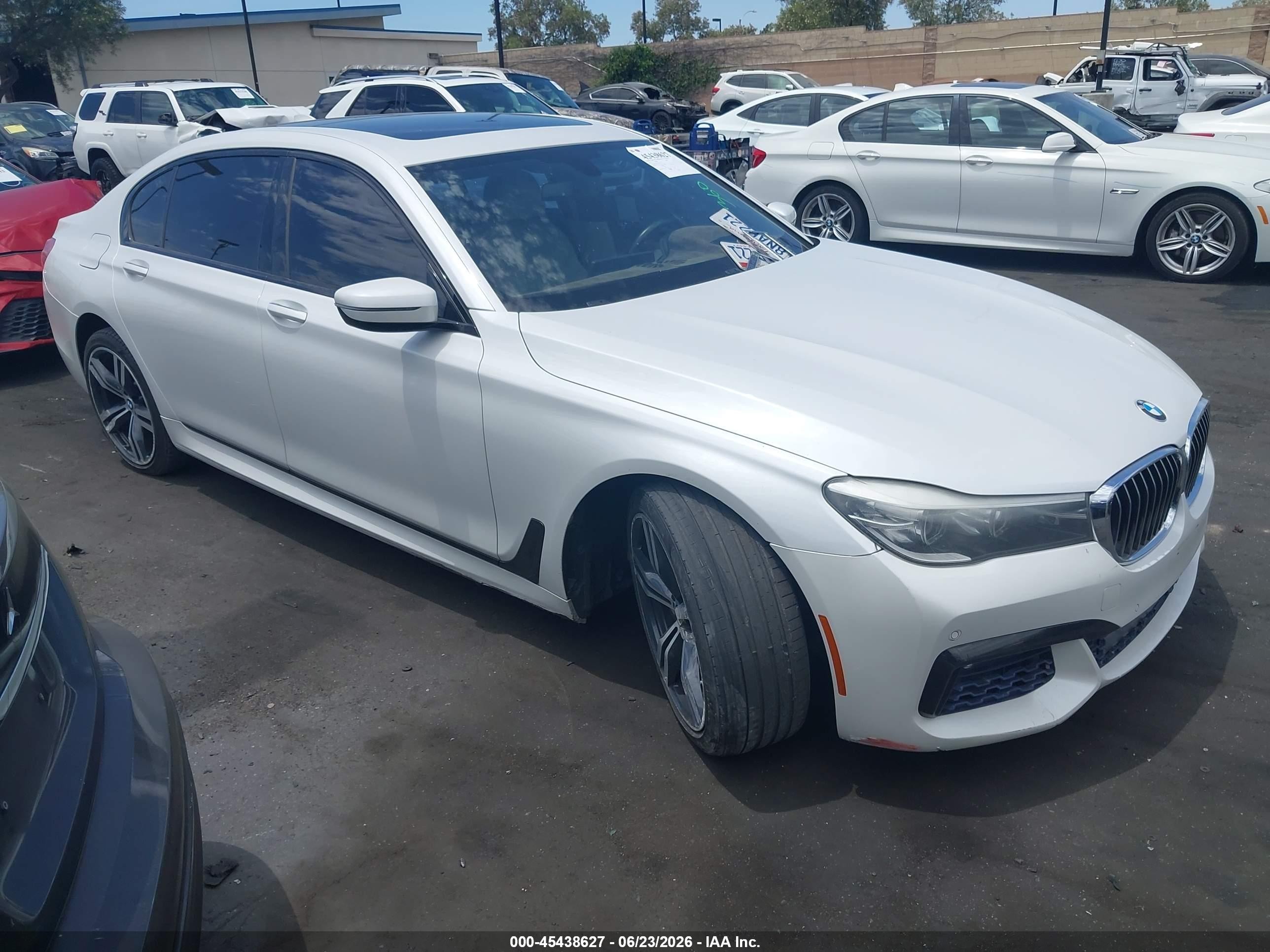 2016 BMW 7 Series 740i, VIN WBA7E2C57GG547011 — Front end