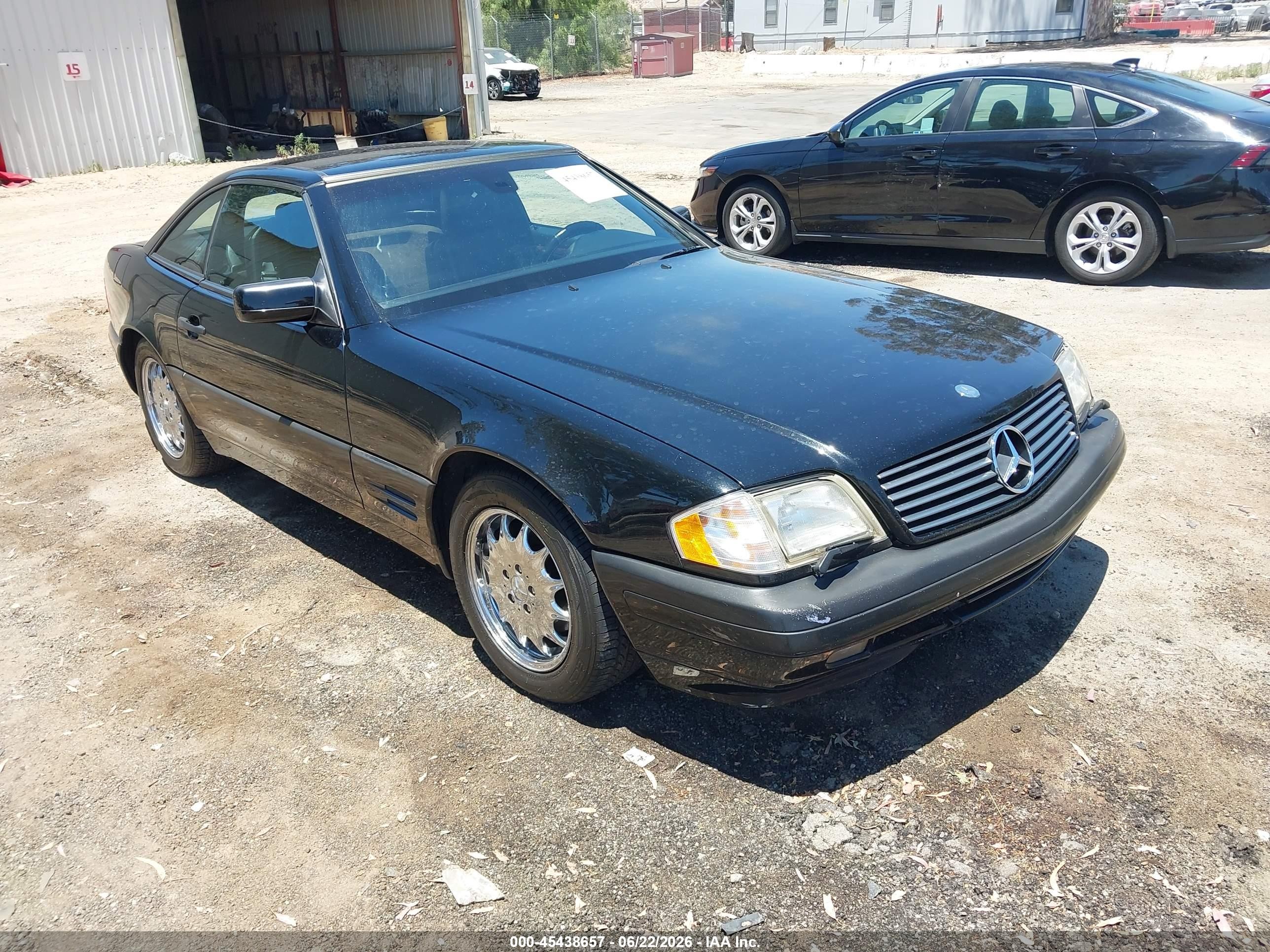 1998 Mercedes-Benz SL 500, VIN WDBFA67F3WF157739 — Rear end
