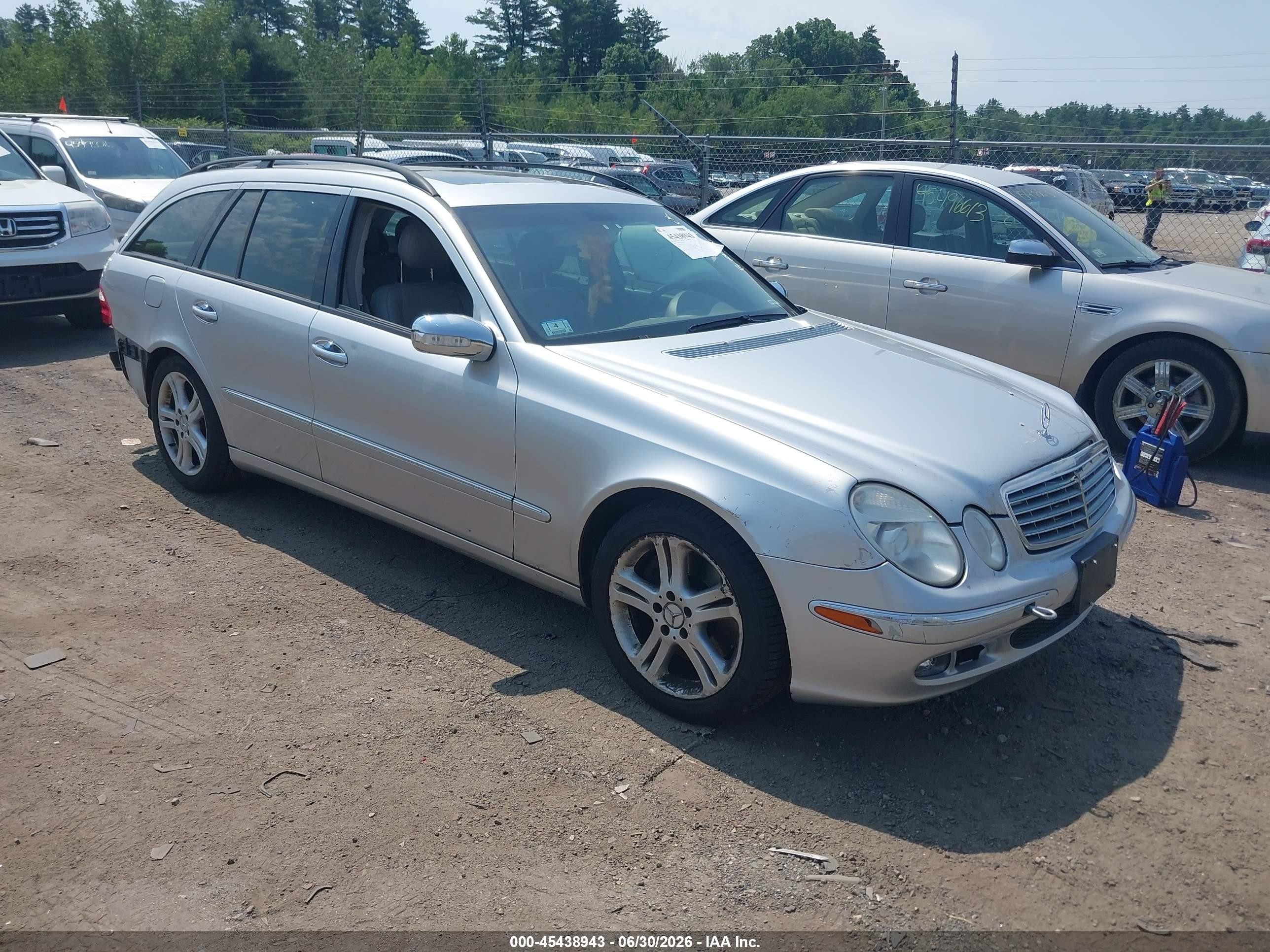 2005 Mercedes-Benz E 500, VIN WDBUH83JX5X182221 — Rear end