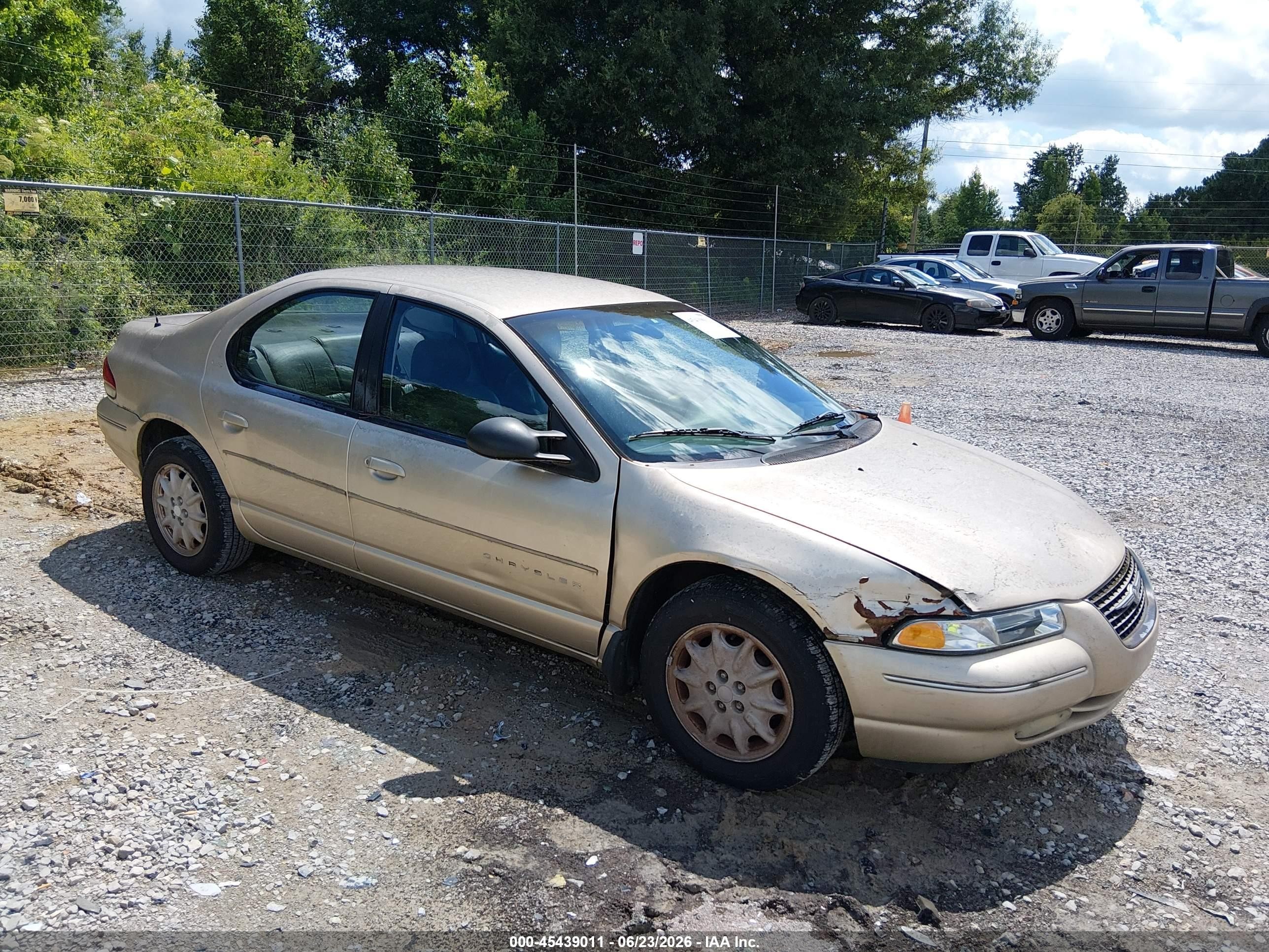 2000 Chrysler Cirrus LXi, VIN 1C3EJ56HXYN298928 — Normal wear
