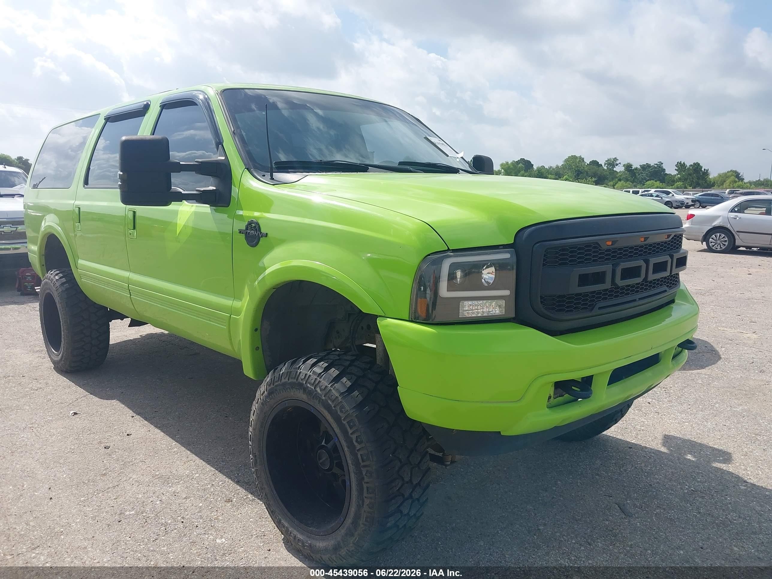 2000 Ford Excursion Limited, VIN 1FMNU43S1YED08738 — Normal wear