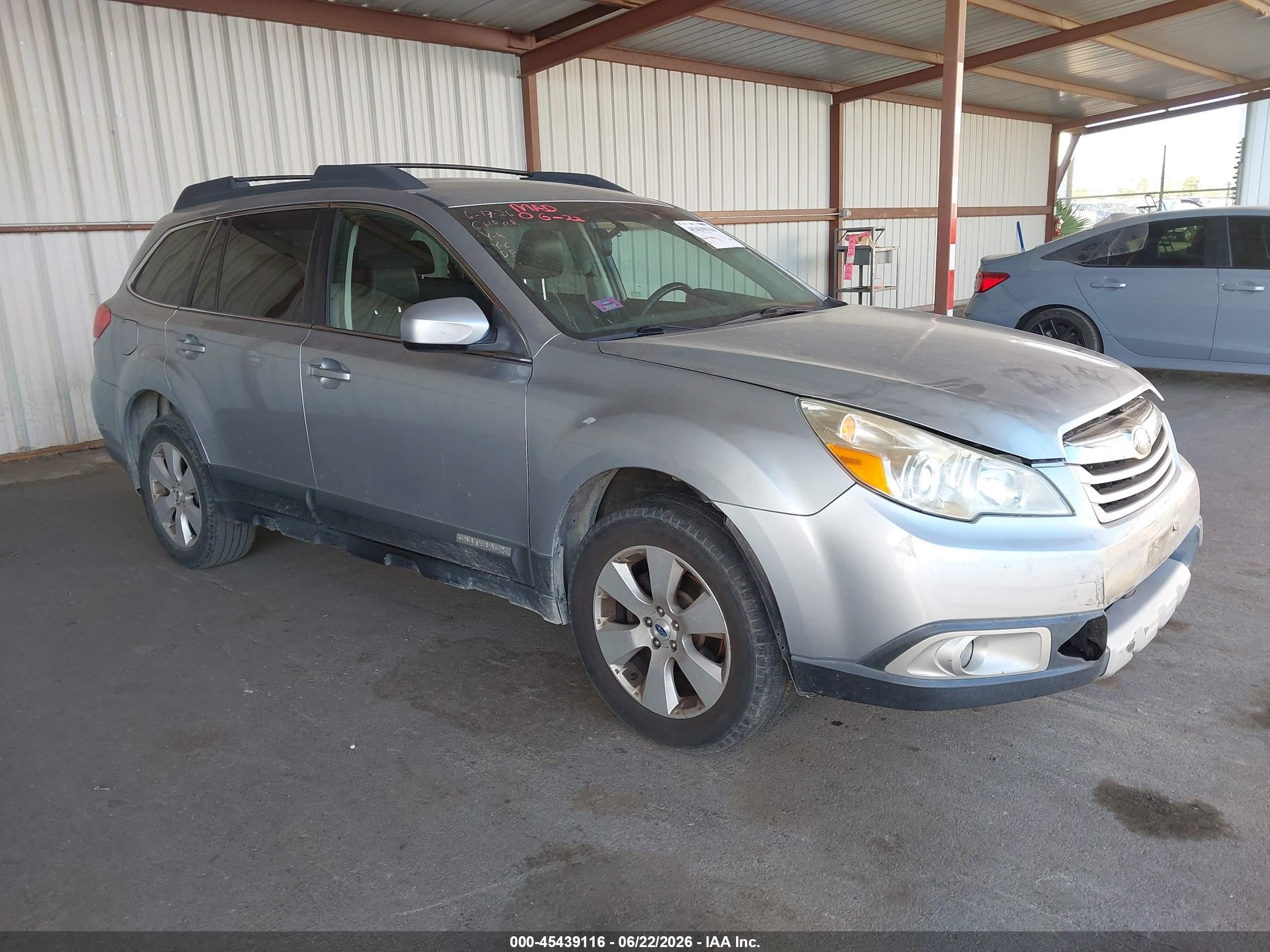 2012 Subaru Outback Limited, VIN 4S4BRBJC5C3301994 — Front end