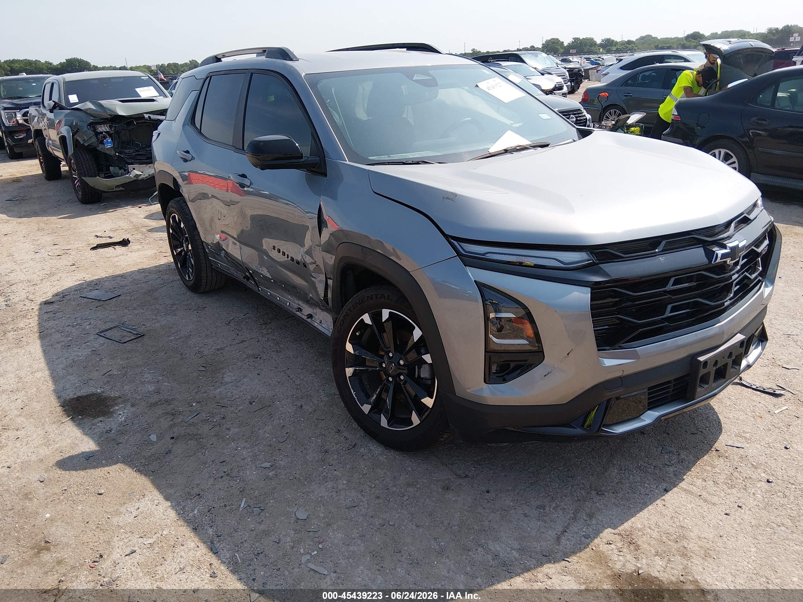 2025 Chevrolet Equinox FWD RS, VIN 3GNAXLEG1SL115310 — Бок