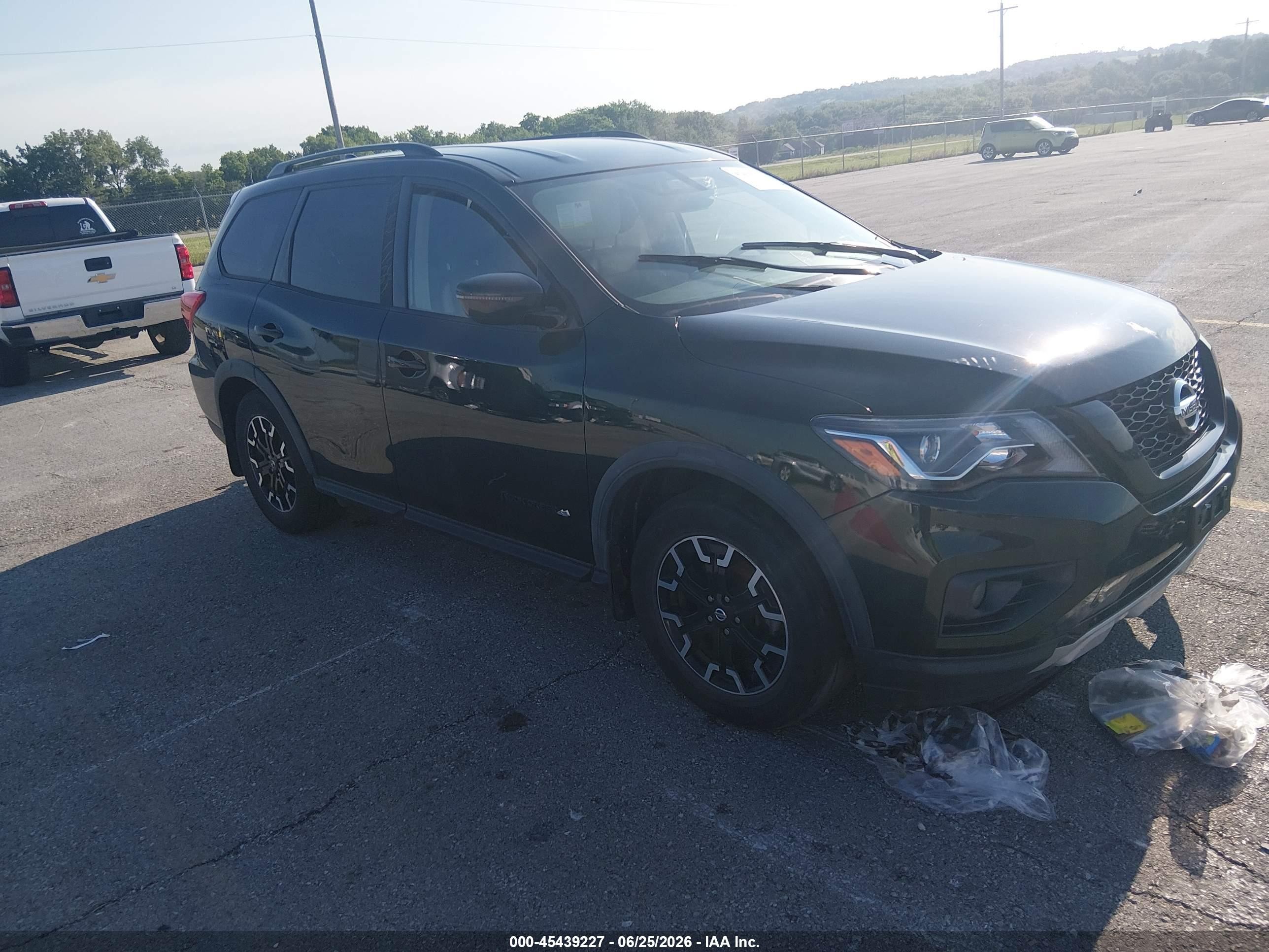 2019 Nissan Pathfinder SL, VIN 5N1DR2MM4KC643593 — Перед