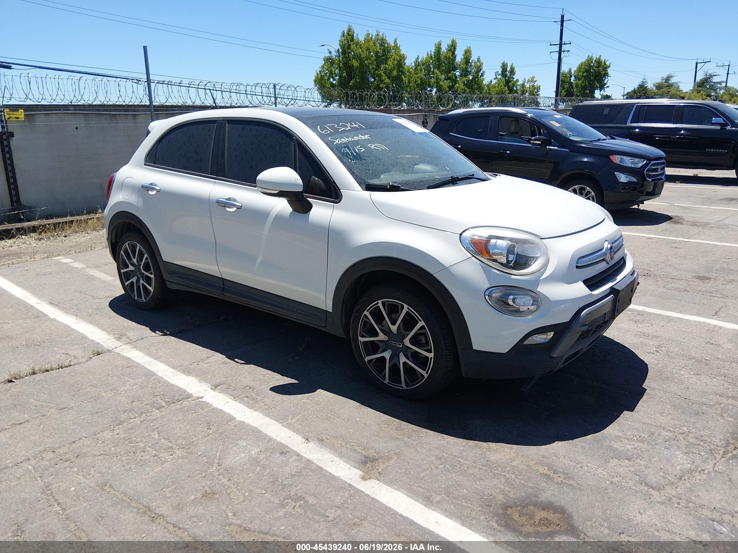 2017 FIAT 500X Trekking, VIN ZFBCFXCB7HP613241 — Обычный износ