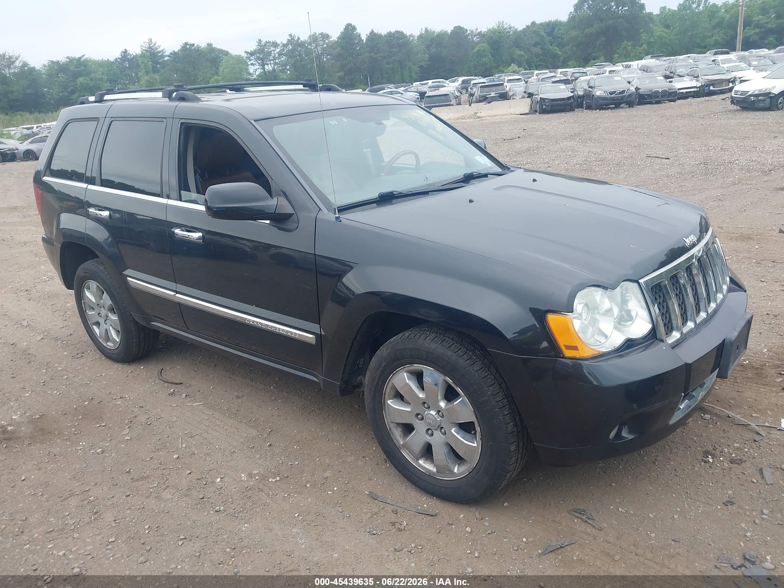 2008 Jeep Grand Cherokee Overland, VIN 1J8HR68278C194661 — Normal wear