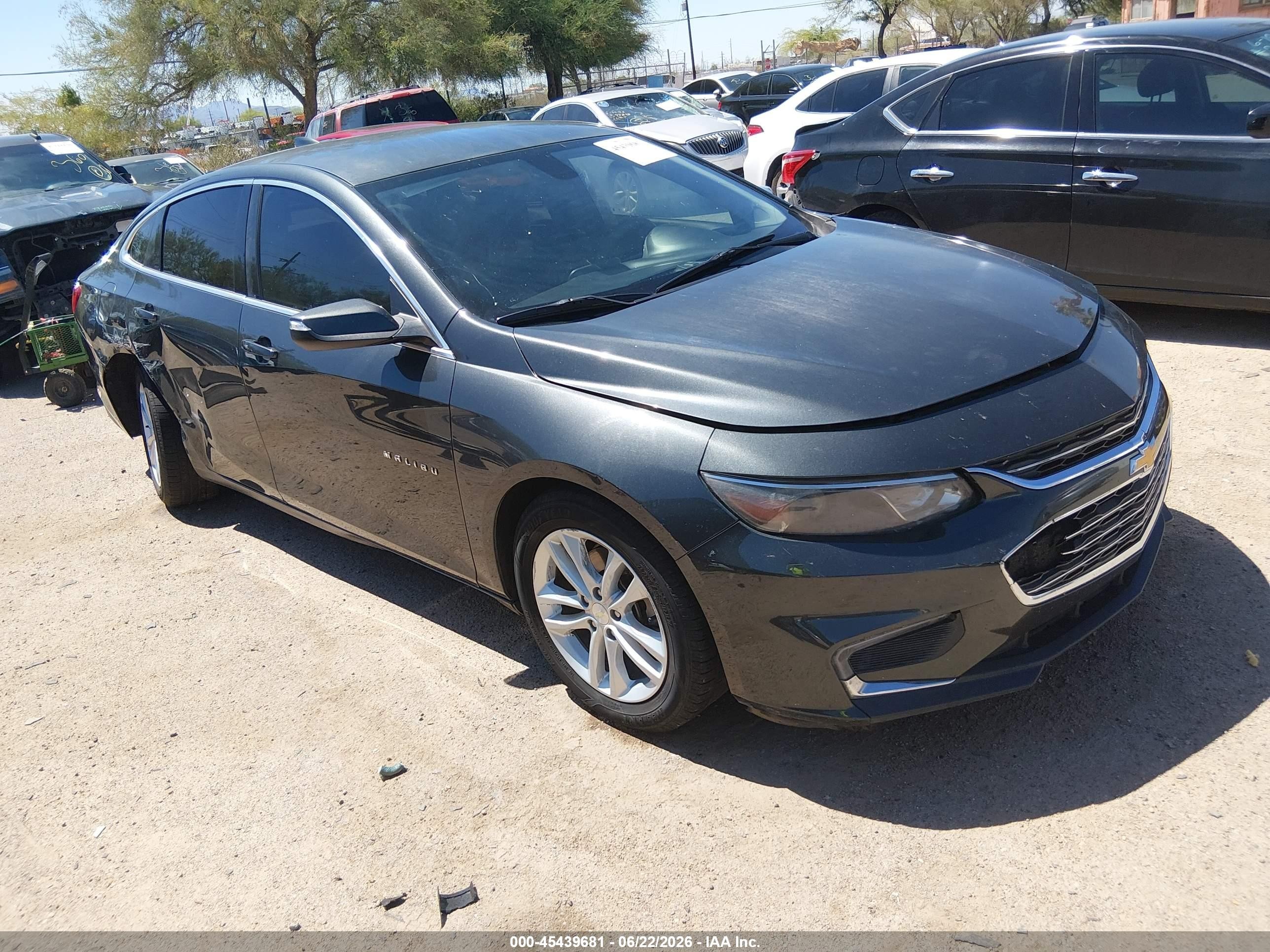 2018 Chevrolet Malibu LT, VIN 1G1ZD5ST9JF245578 — Rear end