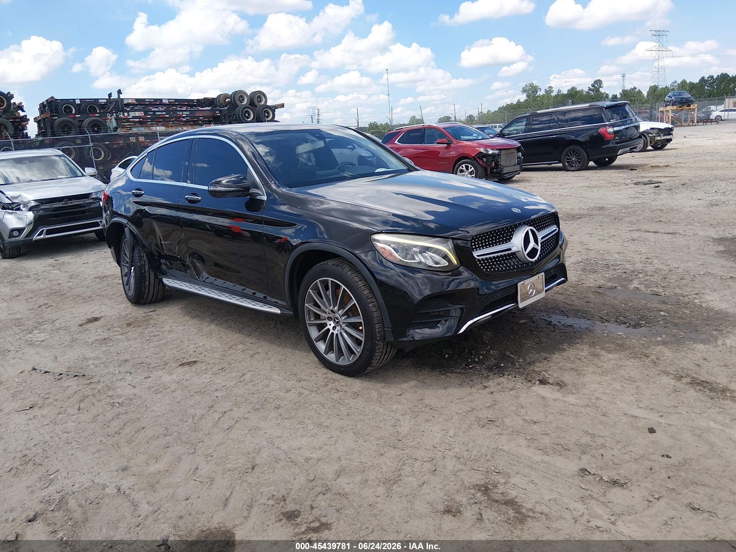 2017 Mercedes-Benz GLC 300, VIN WDC0J4KB0HF281187 — Side