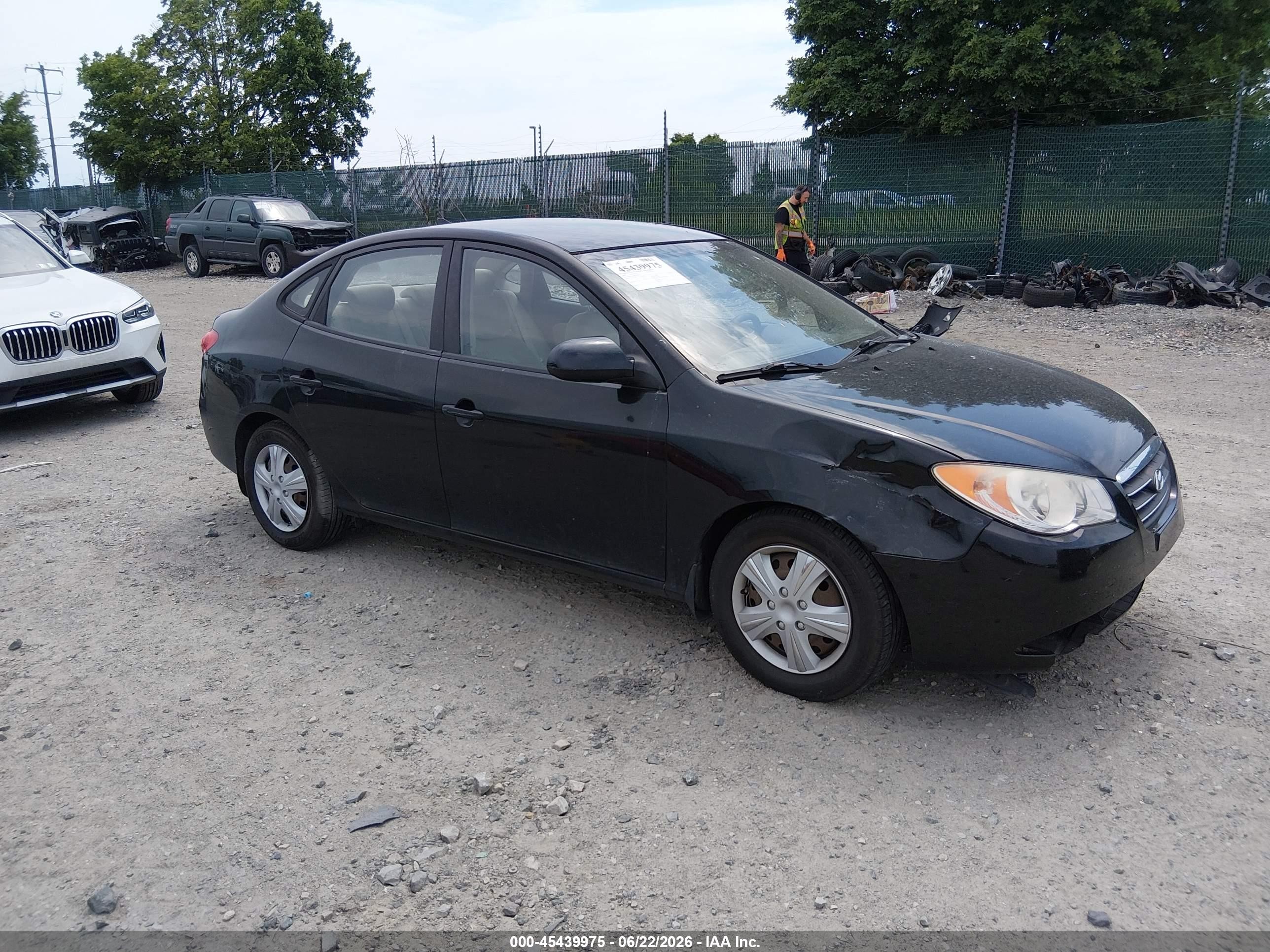 2009 Hyundai Elantra GLS, VIN KMHDU46D69U803422 — Front end