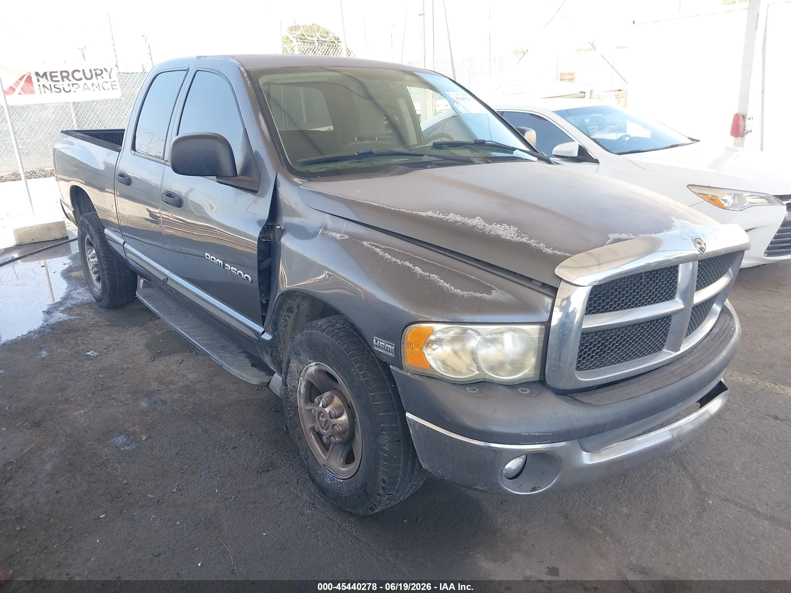 2003 Dodge 2500 ST, VIN 3D7KA28D33G753732 — Front end