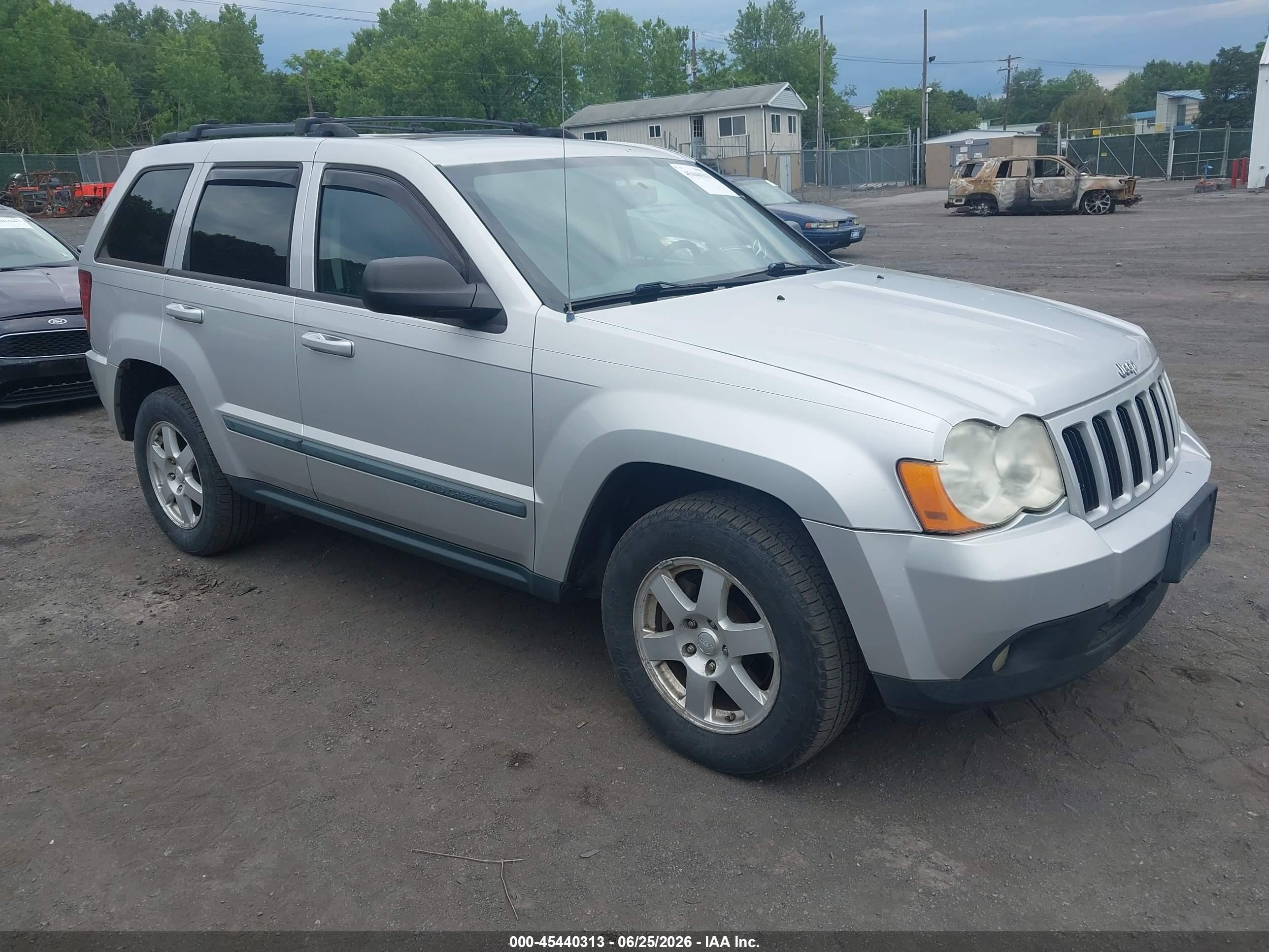 2008 Jeep Grand Cherokee Laredo, VIN 1J8GR48K48C235120 — Rear end