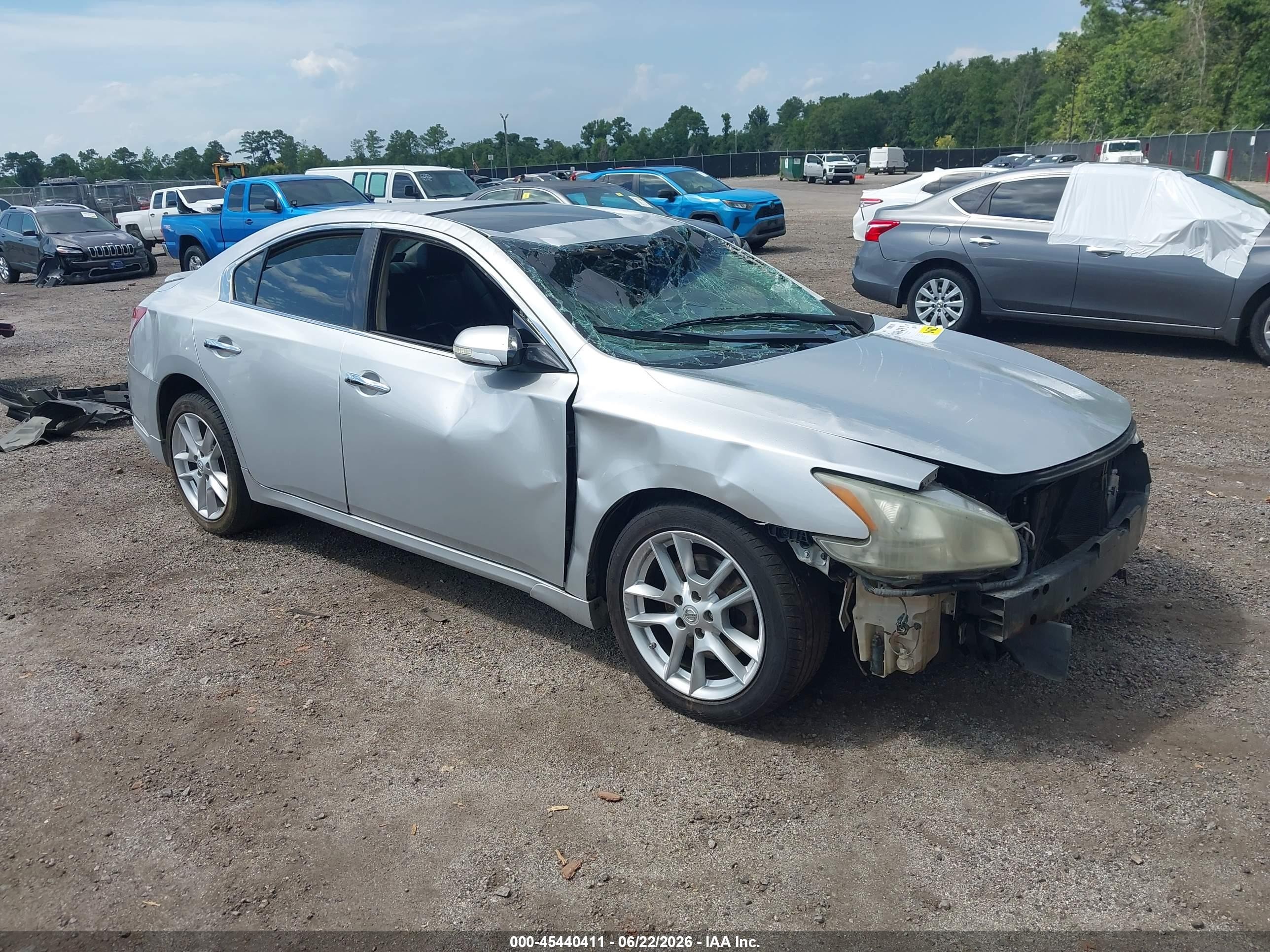 2011 Nissan Maxima SV, VIN 1N4AA5AP1BC838944 — Перед