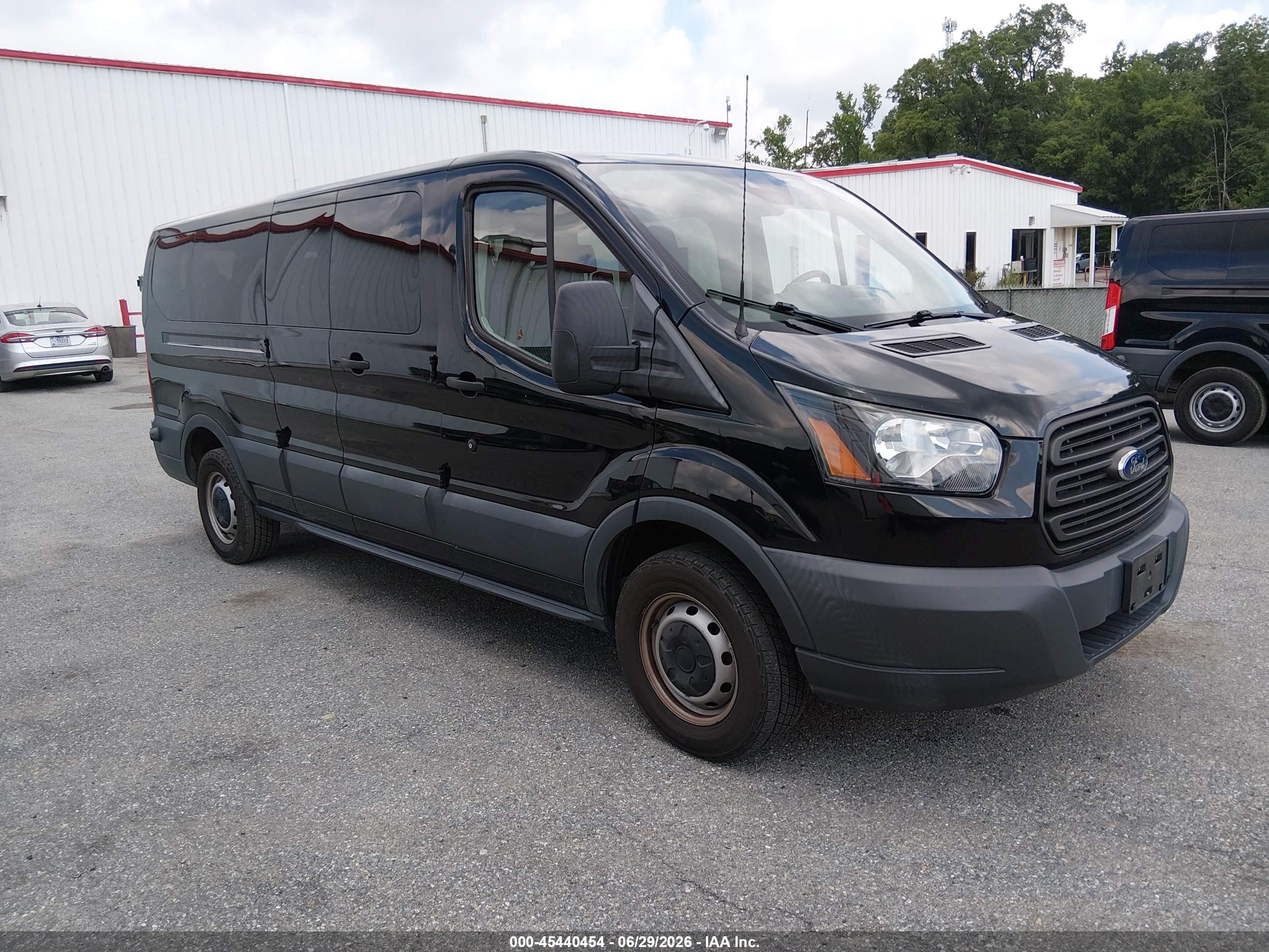 2018 Ford Transit Passenger XL, VIN 1FBZX2ZM1JKB52741 — Normal wear