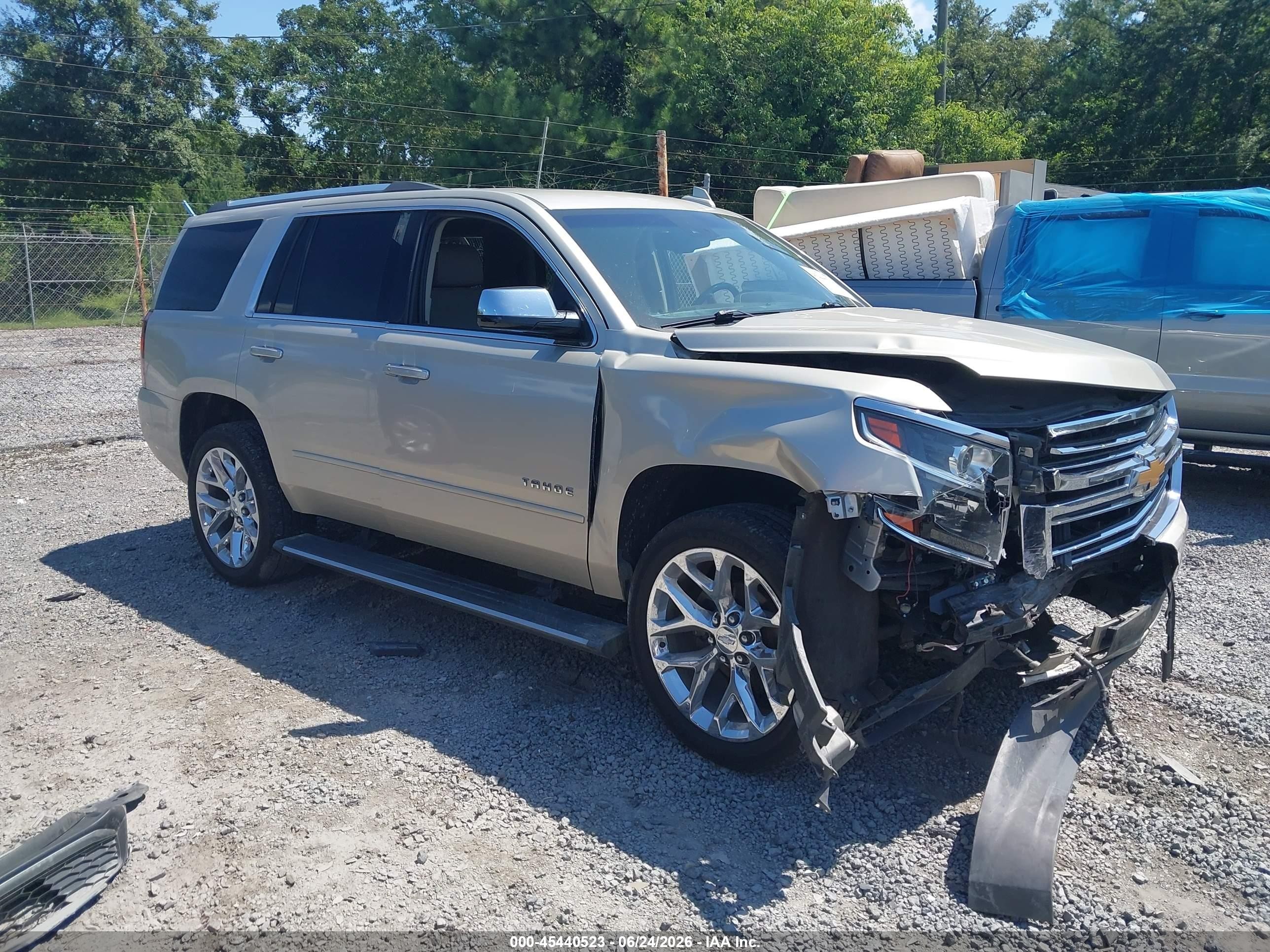 2017 Chevrolet Tahoe Premier, VIN 1GNSCCKC0HR296533 — Front end