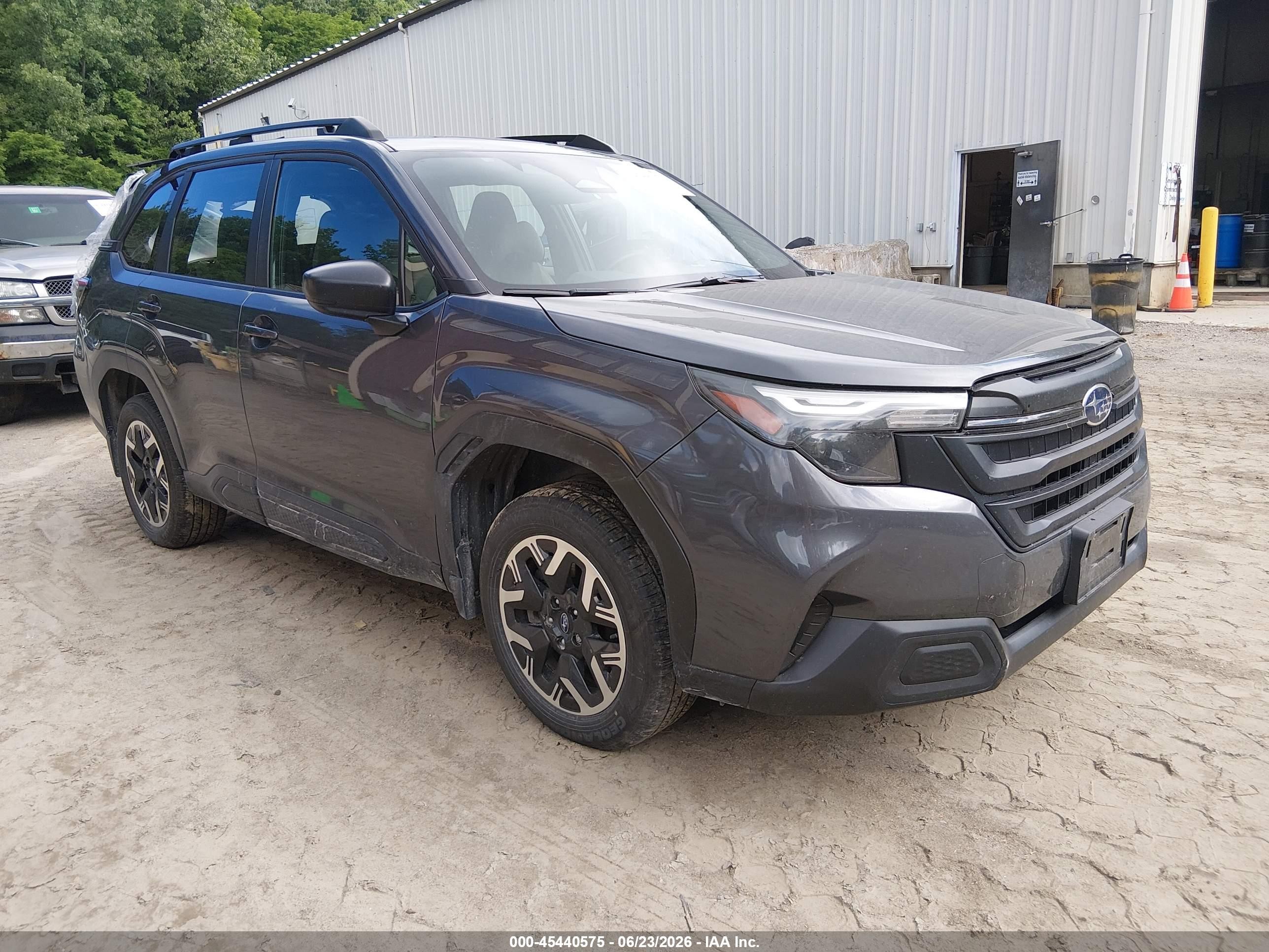 2025 Subaru Forester, VIN JF2SLDAC5SH533953 — Зад