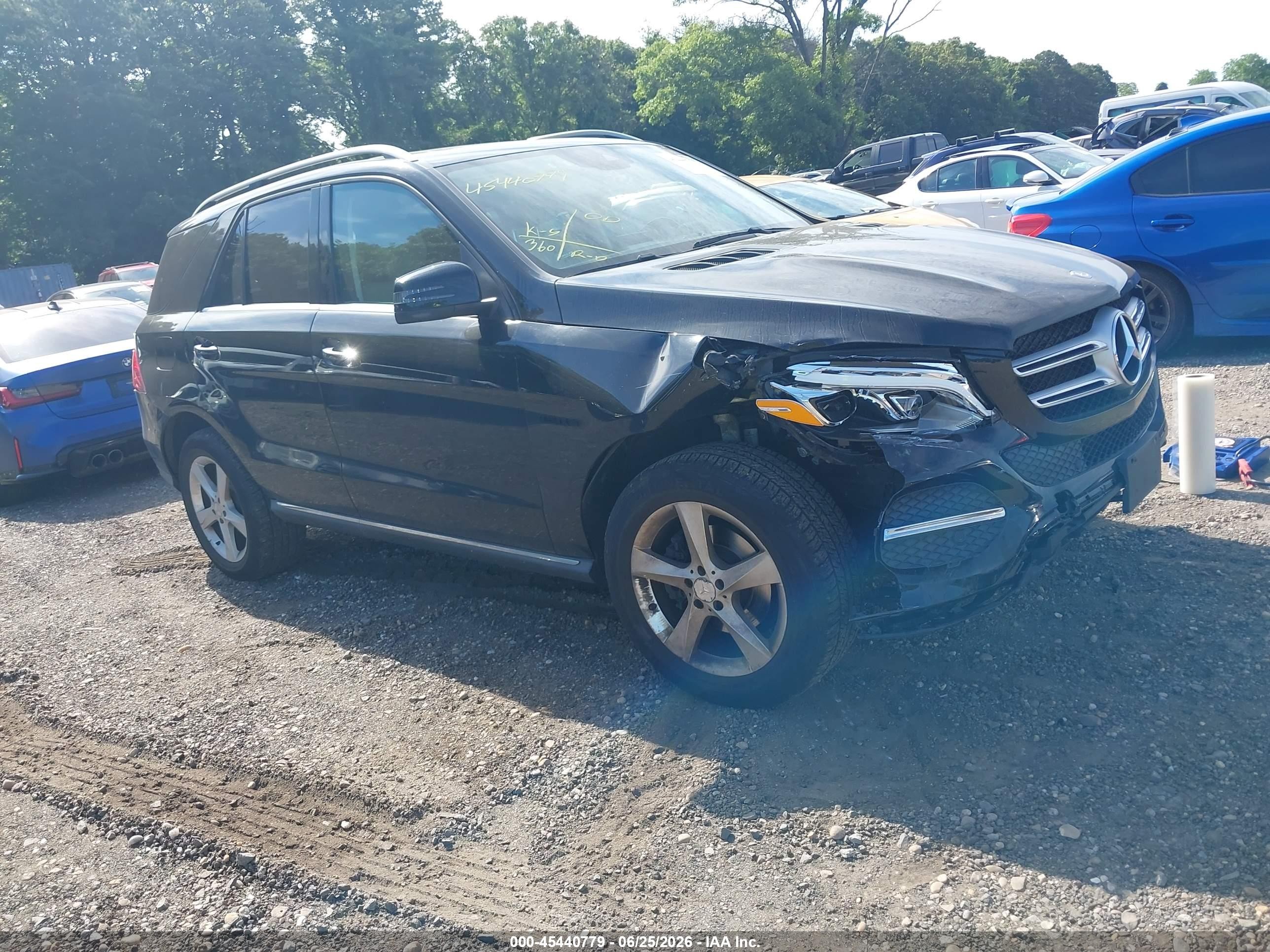 2016 Mercedes-Benz GLE 350, VIN 4JGDA5HB9GA667764 — Front end