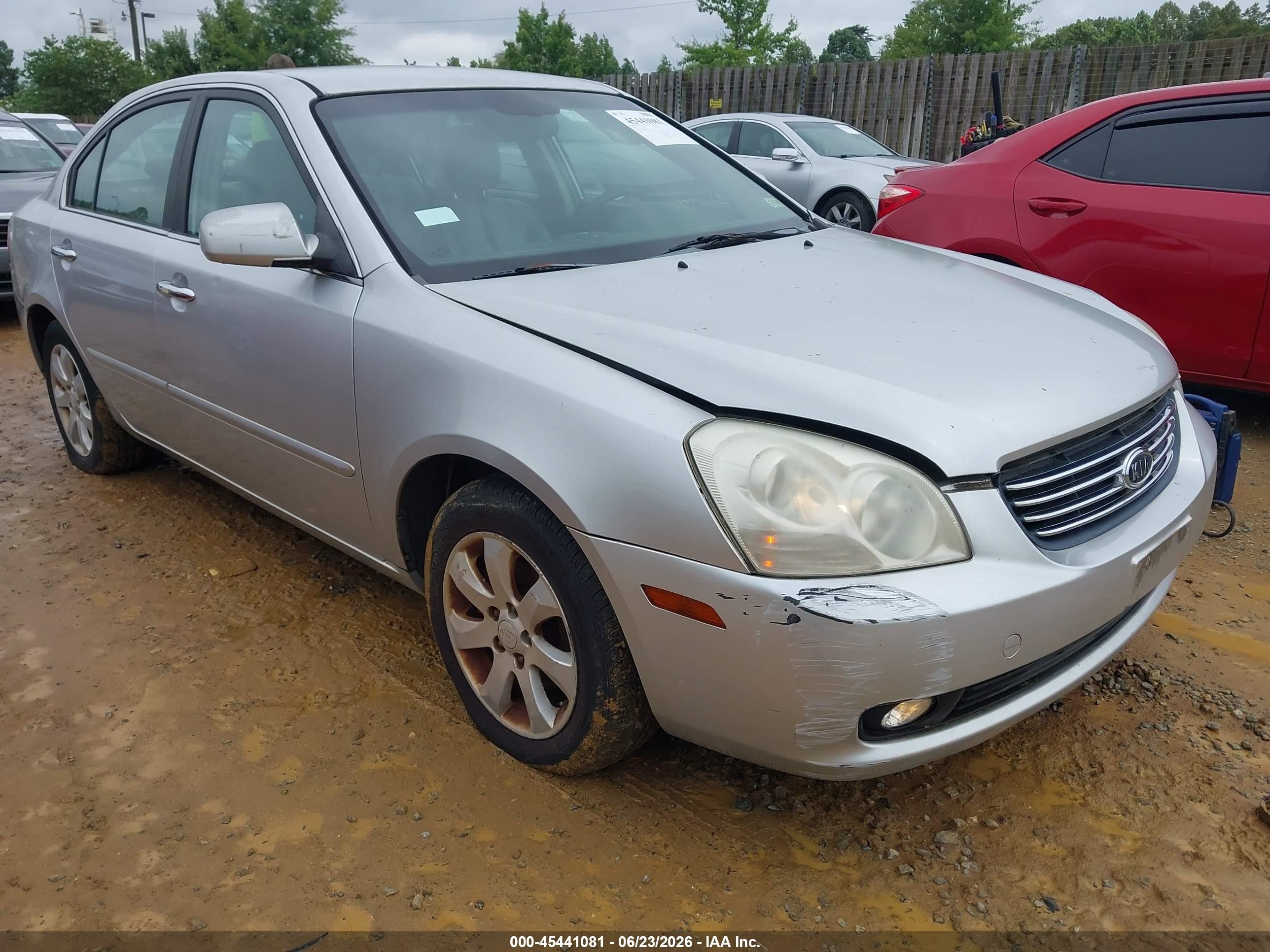 2008 Kia Optima LX, VIN KNAGE123885210869 — Обычный износ
