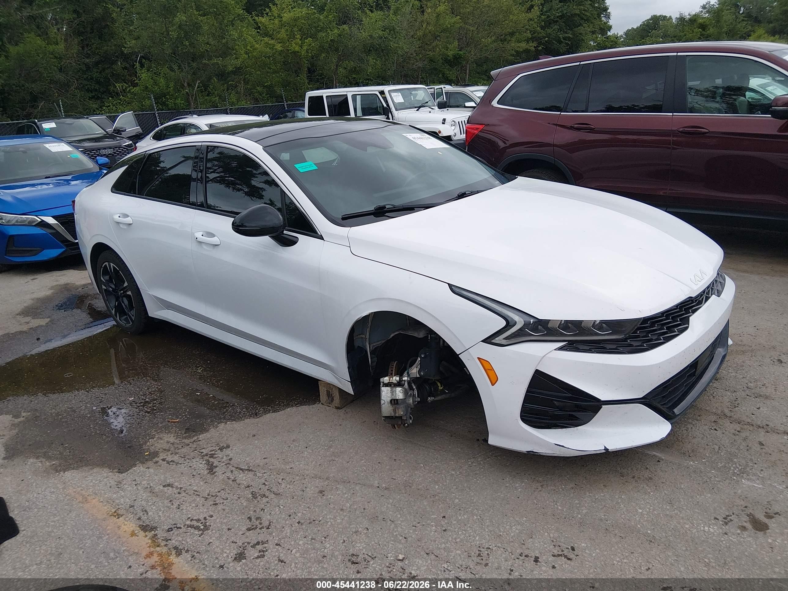 2023 Kia K5 GT-Line, VIN 5XXG64J27PG199299 — Front end
