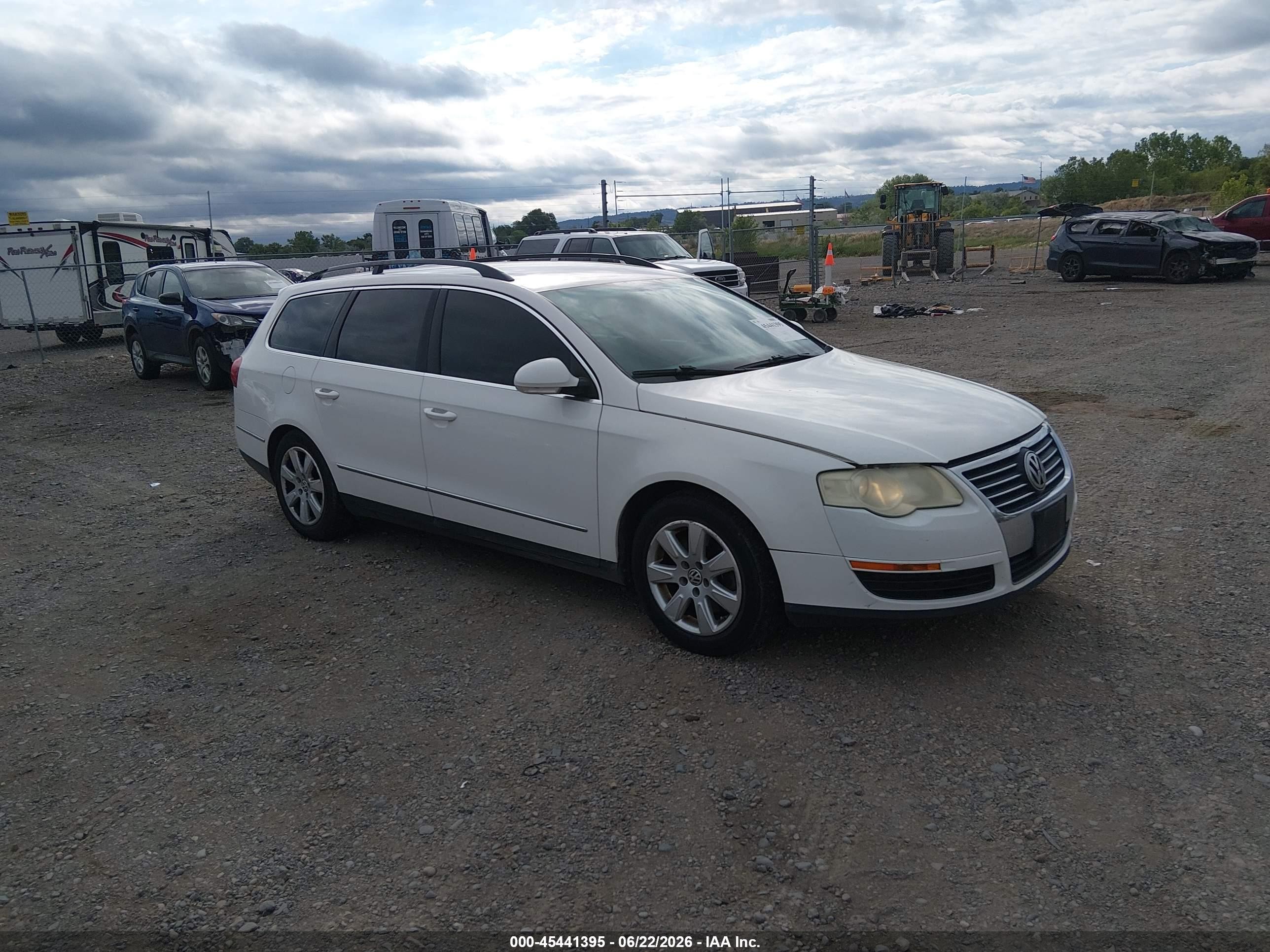 2007 Volkswagen Passat 2.0T, VIN WVWLK73CX7E104515 — Front end