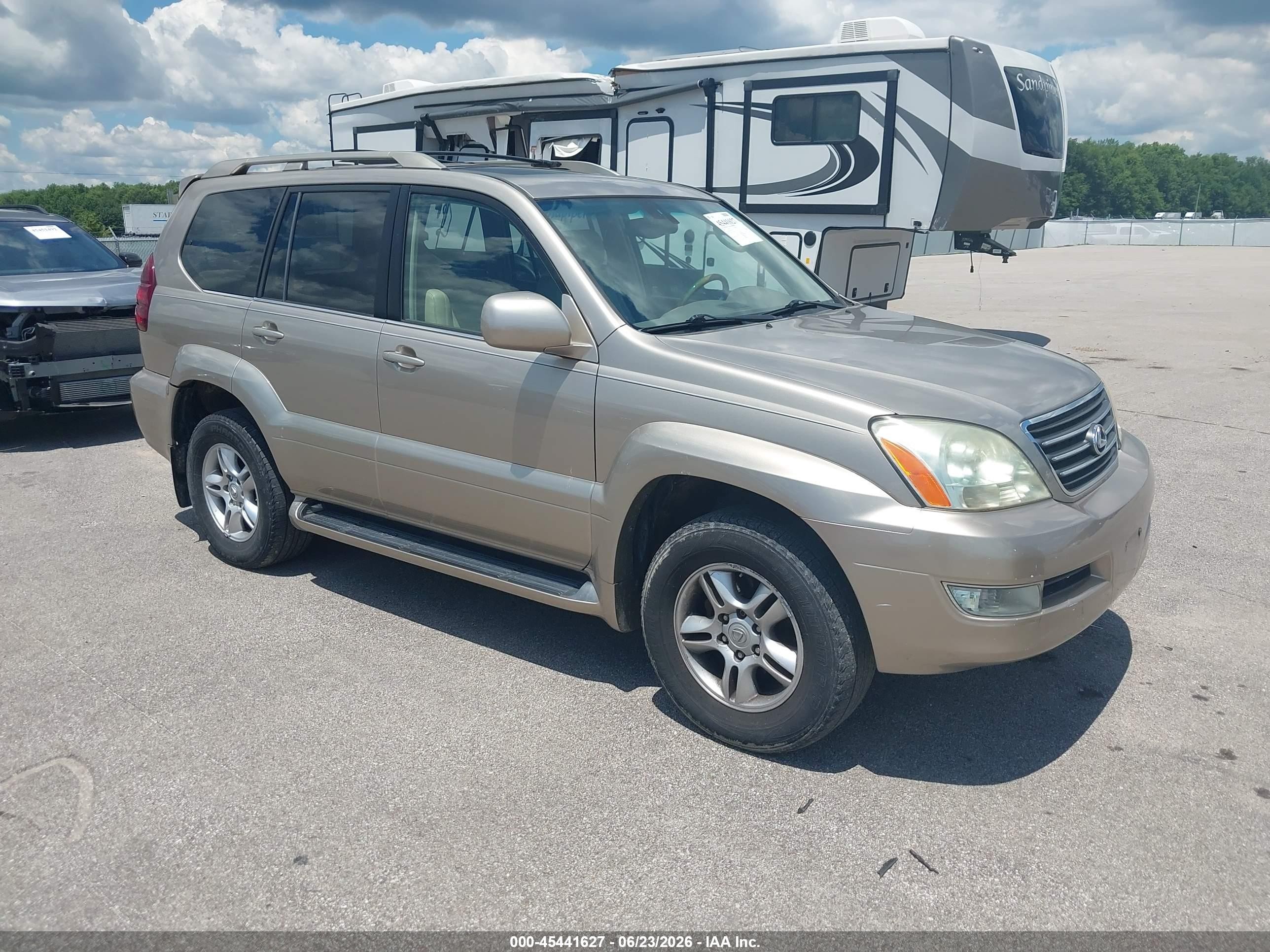 2005 Lexus GX 470, VIN JTJBT20X050076461 — Бок