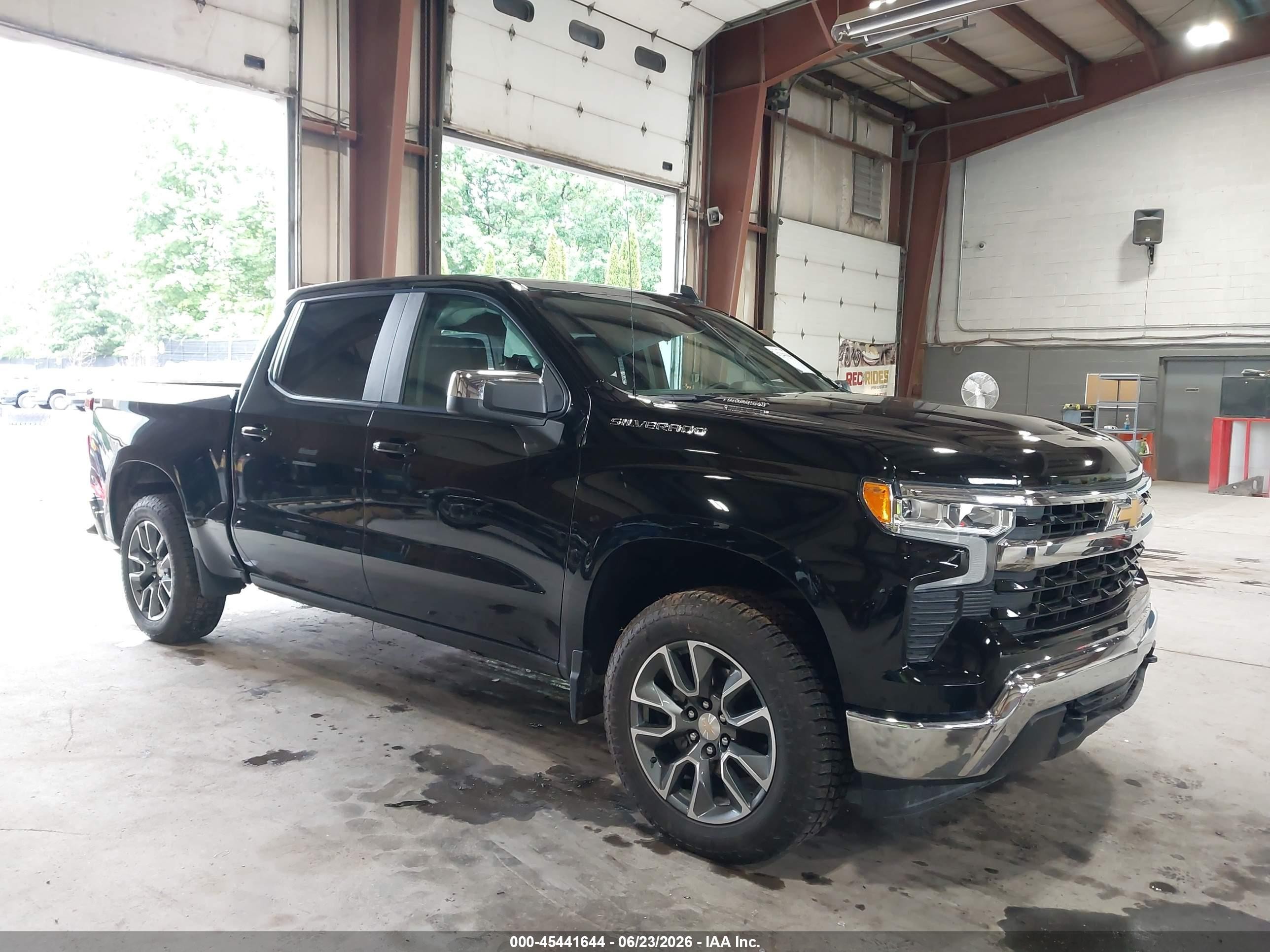2025 Chevrolet Silverado 1500 LT, VIN 3GCPKKEK8SG387698 — Rear end