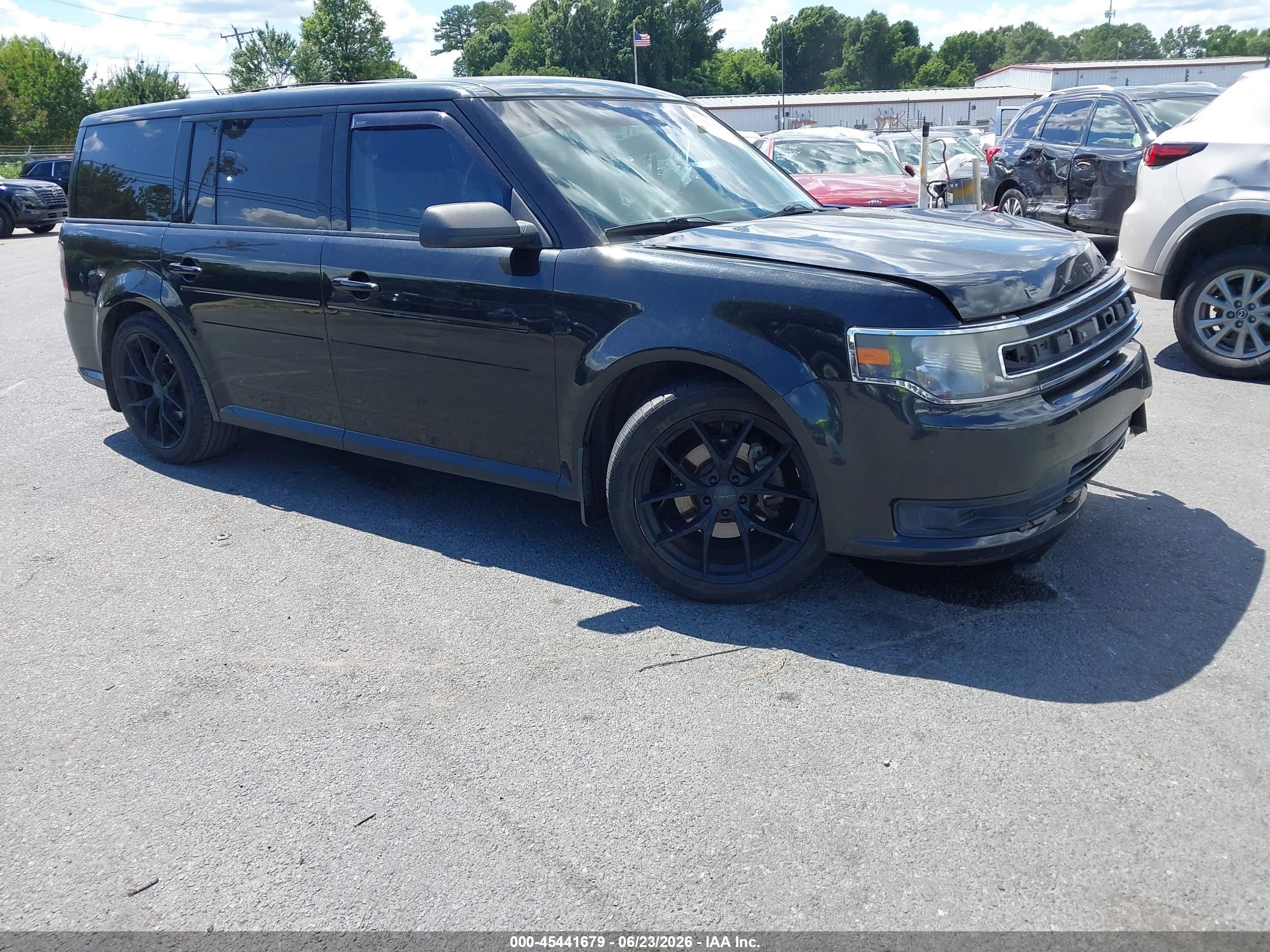 2013 Ford Flex SE, VIN 2FMGK5B85DBD35554 — Front end