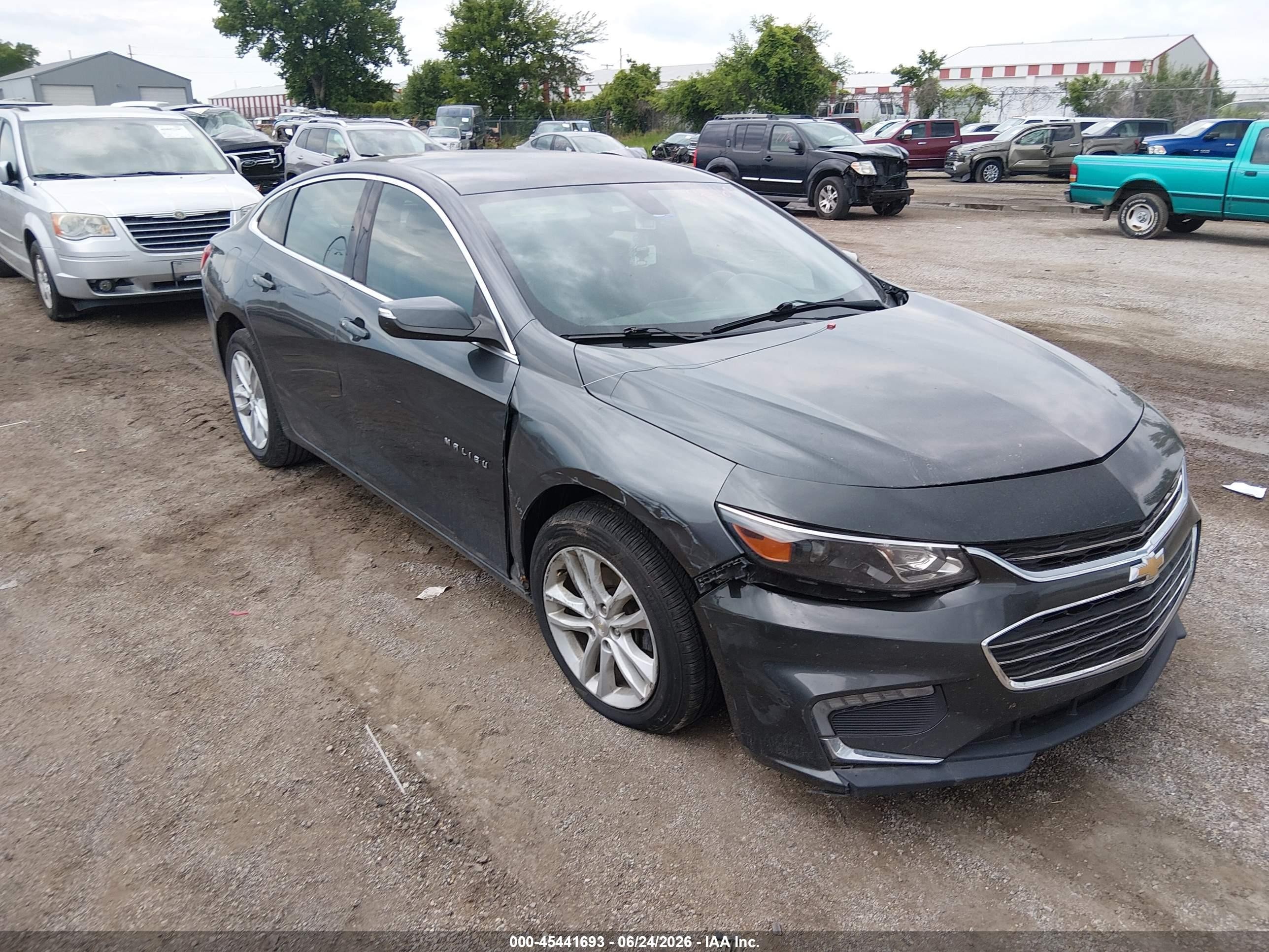 2016 Chevrolet Malibu LT, VIN 1G1ZE5ST4GF205222 — Front end