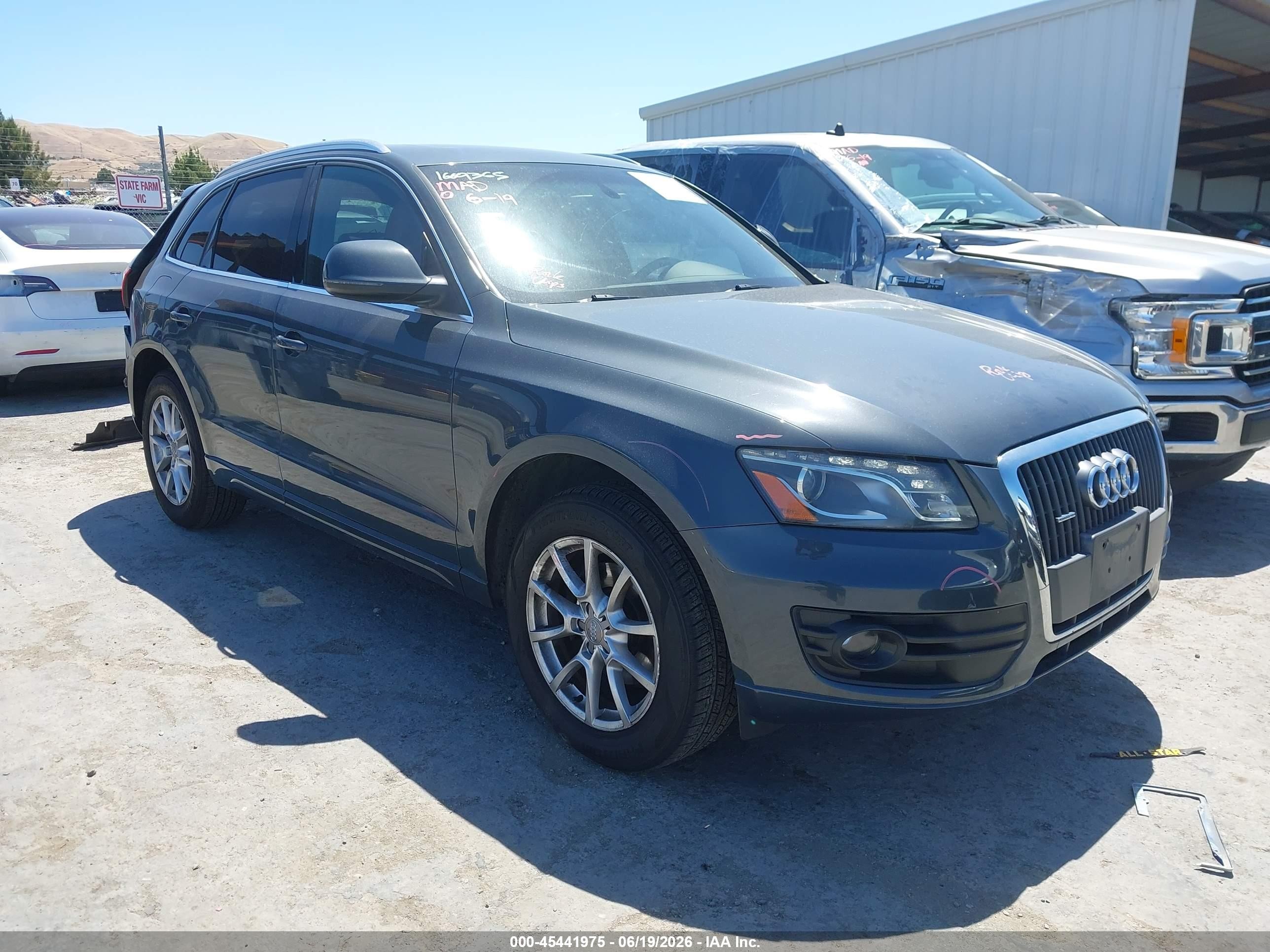 2011 Audi Q5 Premium Plus, VIN WA1LFBFP1BA109828 — Rear end