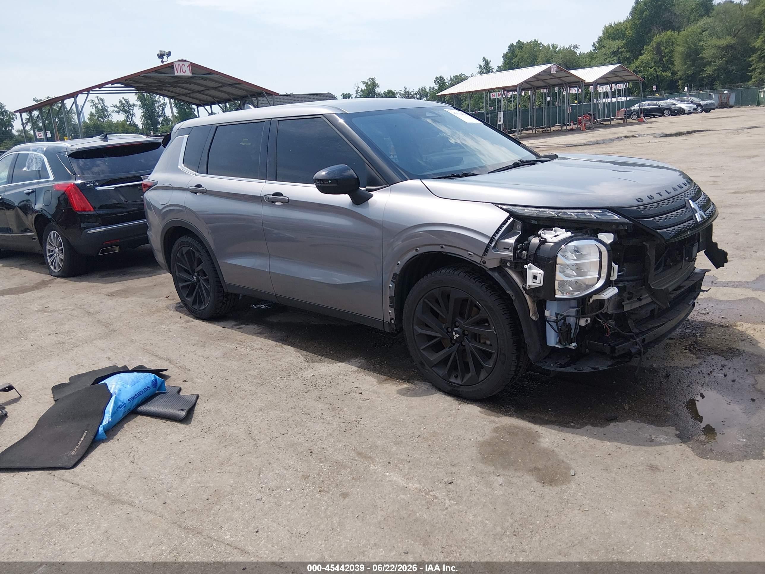 2023 Mitsubishi Outlander SE, VIN JA4J4UA83PZ031182 — Front end