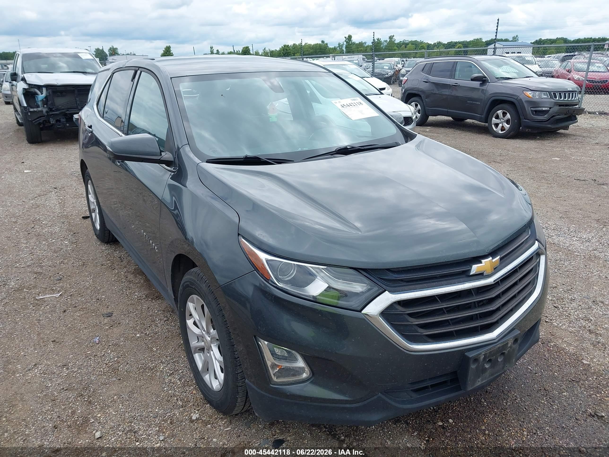 2018 Chevrolet Equinox LT, VIN 3GNAXJEVXJS642866 — Rear end
