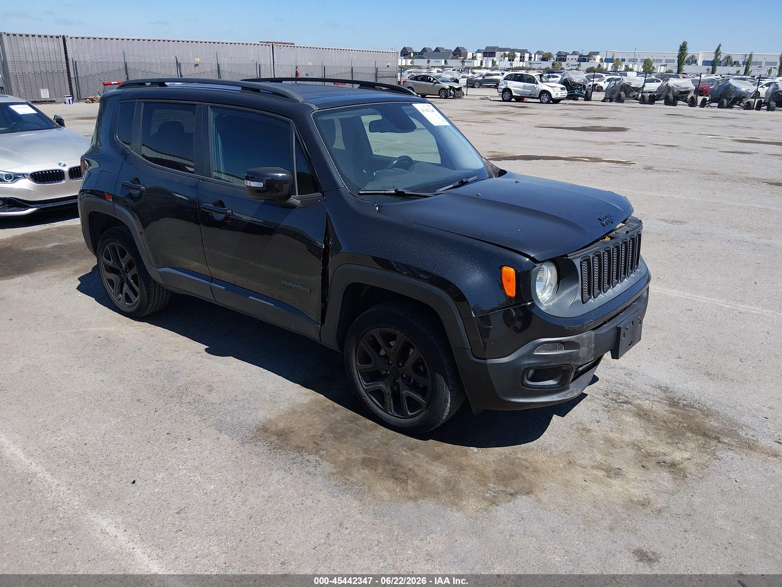 2016 Jeep Renegade Latitude, VIN ZACCJBBT9GPD60336 — Front end