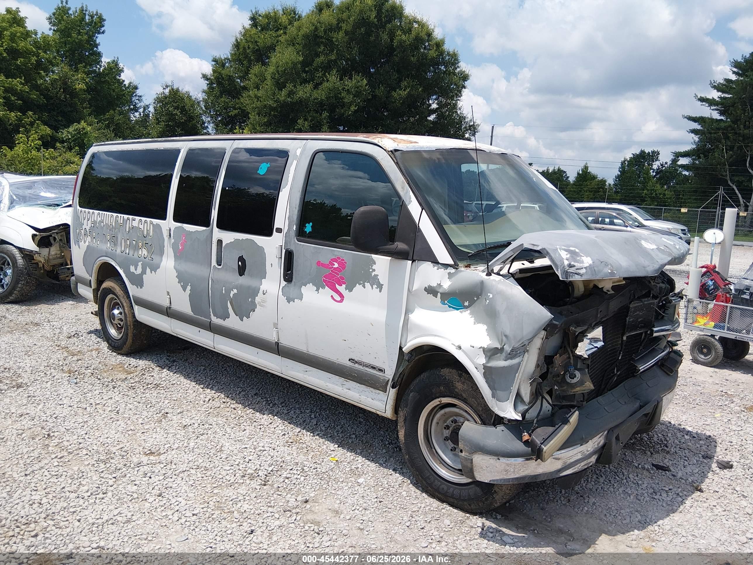 2001 Chevrolet Express, VIN 1GAHG39R211169846 — Перед