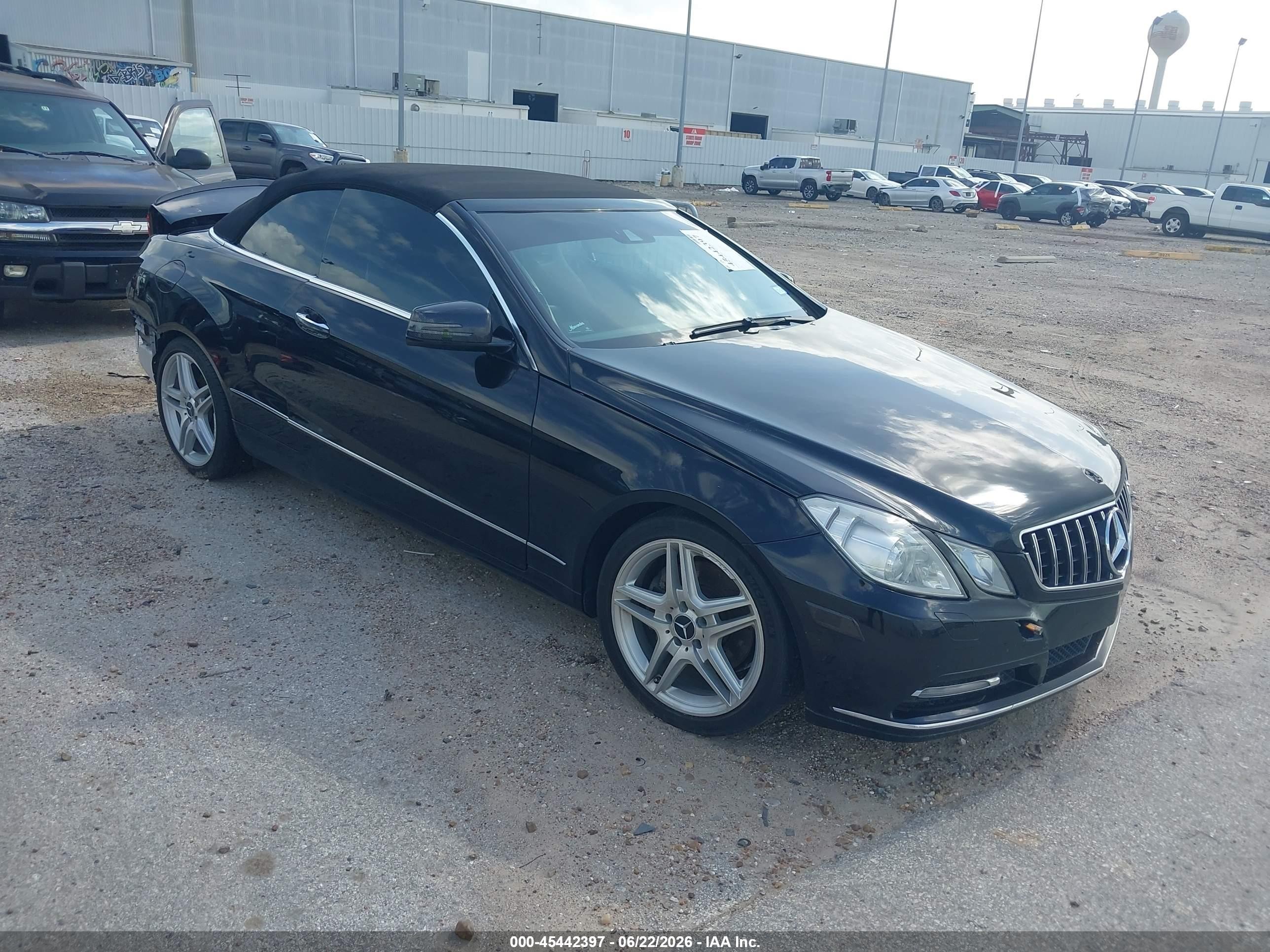 2013 Mercedes-Benz E 350, VIN WDDKK5KF8DF208704 — Rear end