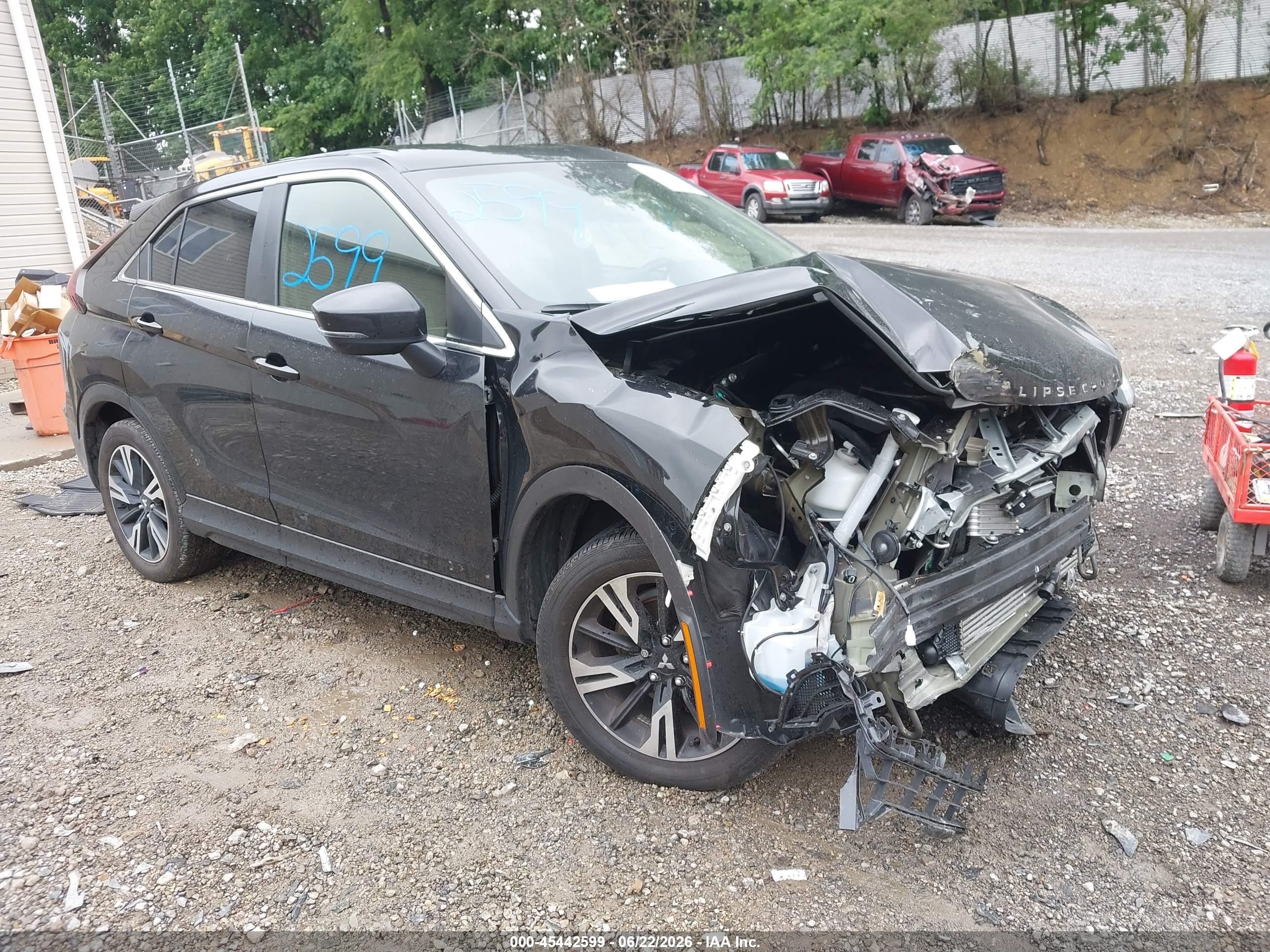 2025 Mitsubishi Eclipse Cross SE, VIN JA4ATWAA1SZ005416 — Front end