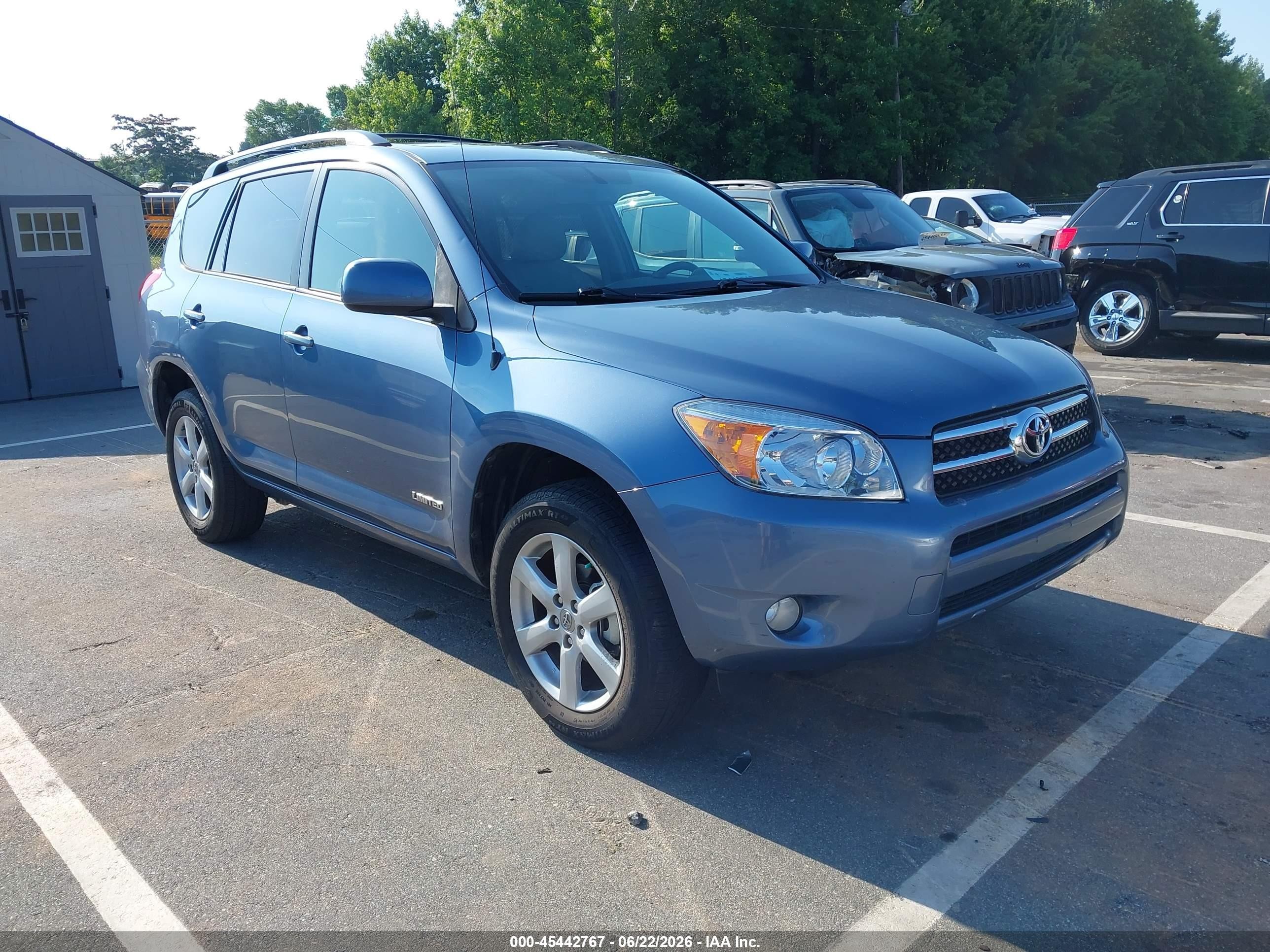 2008 Toyota RAV4 Limited, VIN JTMBD31V086067571 — Rear end