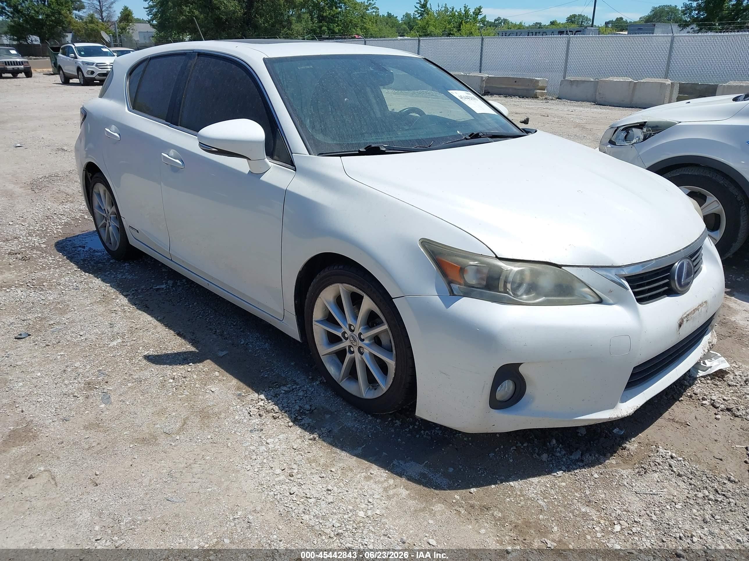 2013 Lexus CT 200h, VIN JTHKD5BH6D2165234 — Front end
